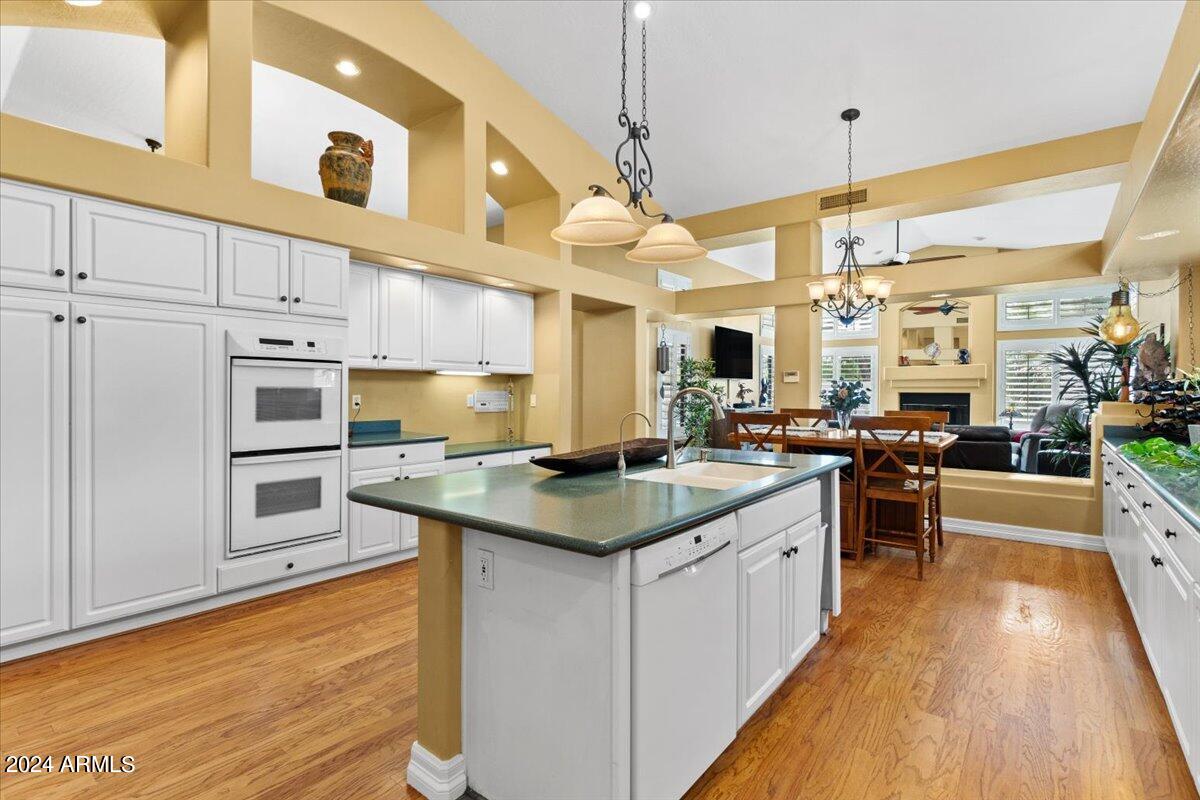 1227 E JEANINE Drive