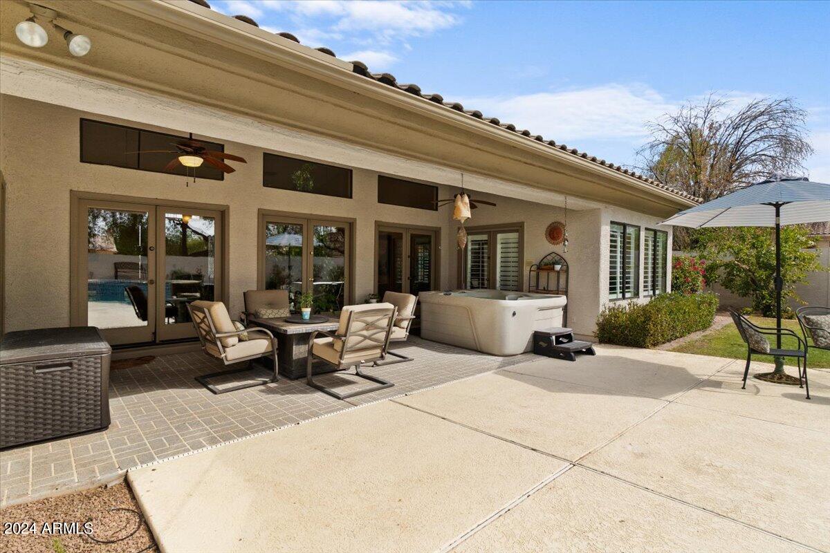 1227 E JEANINE Drive