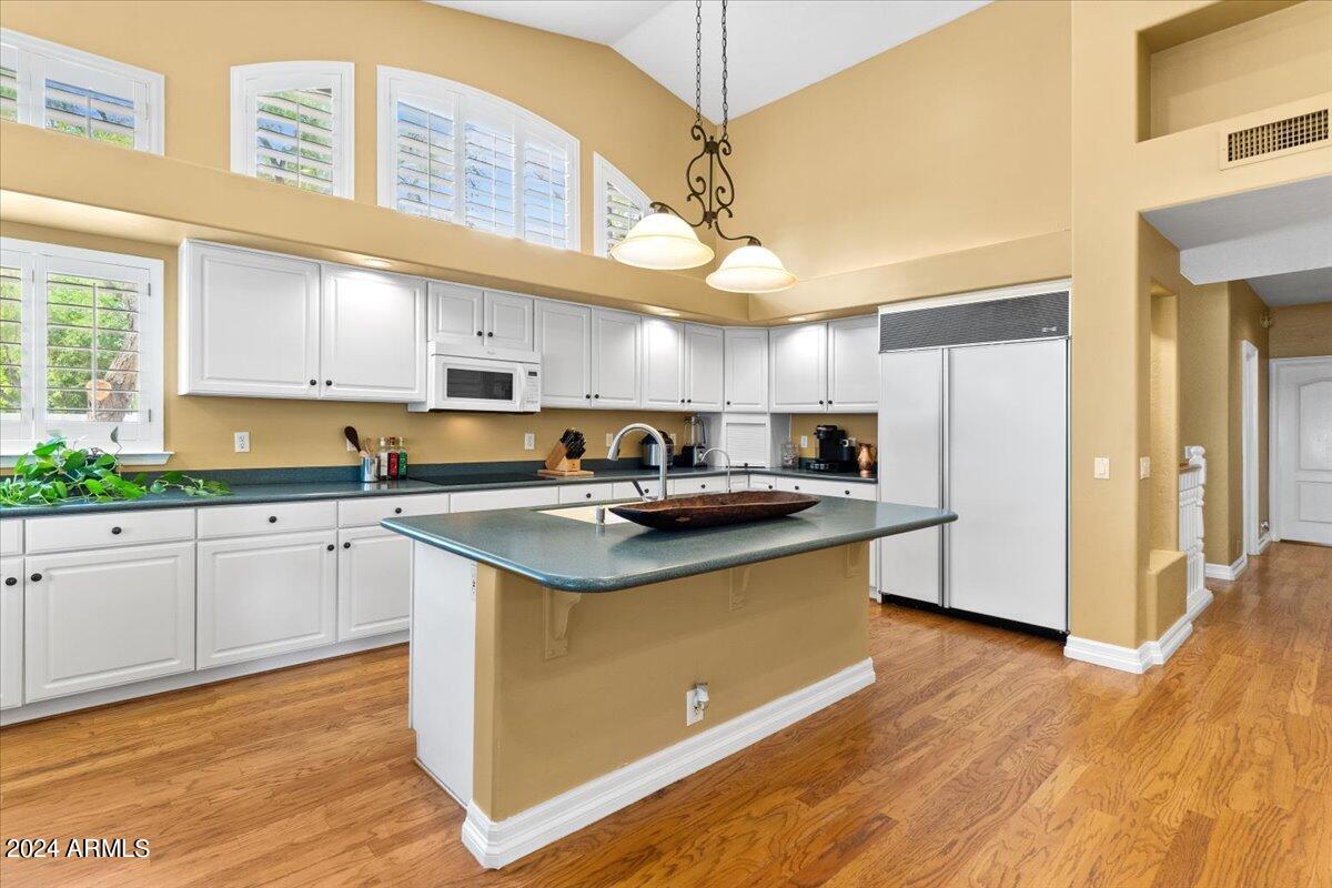 1227 E JEANINE Drive