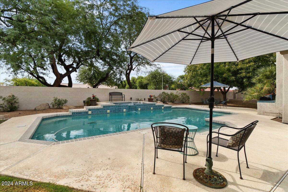 1227 E JEANINE Drive