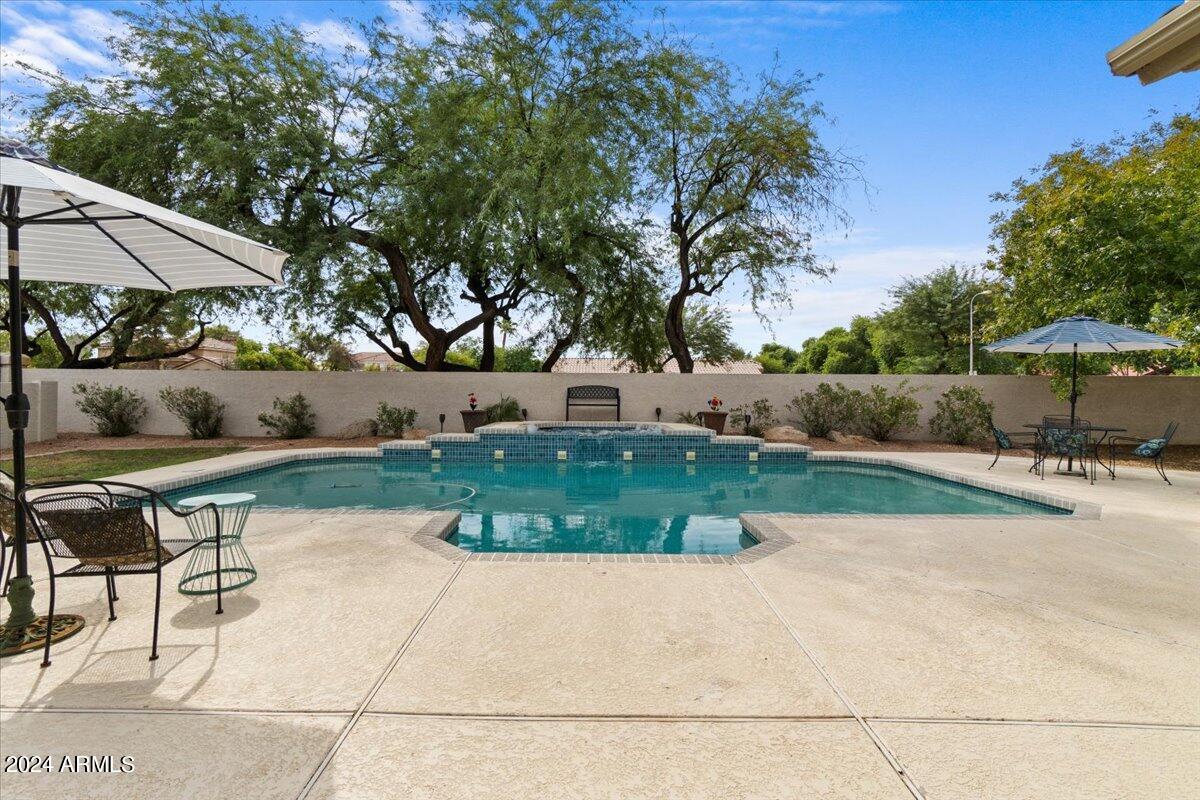 1227 E JEANINE Drive