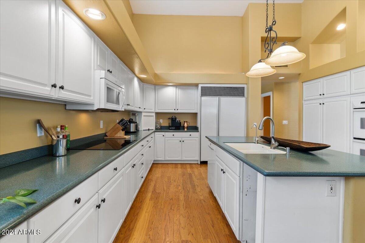 1227 E JEANINE Drive