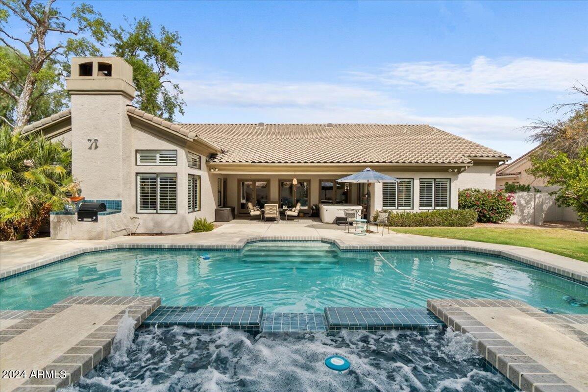 1227 E JEANINE Drive