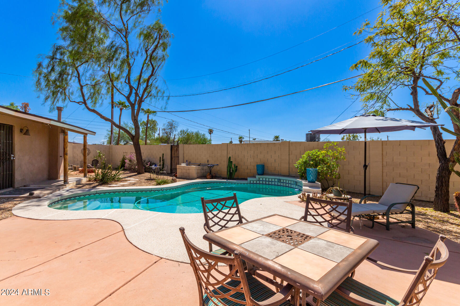 7855 E ROOSEVELT Street