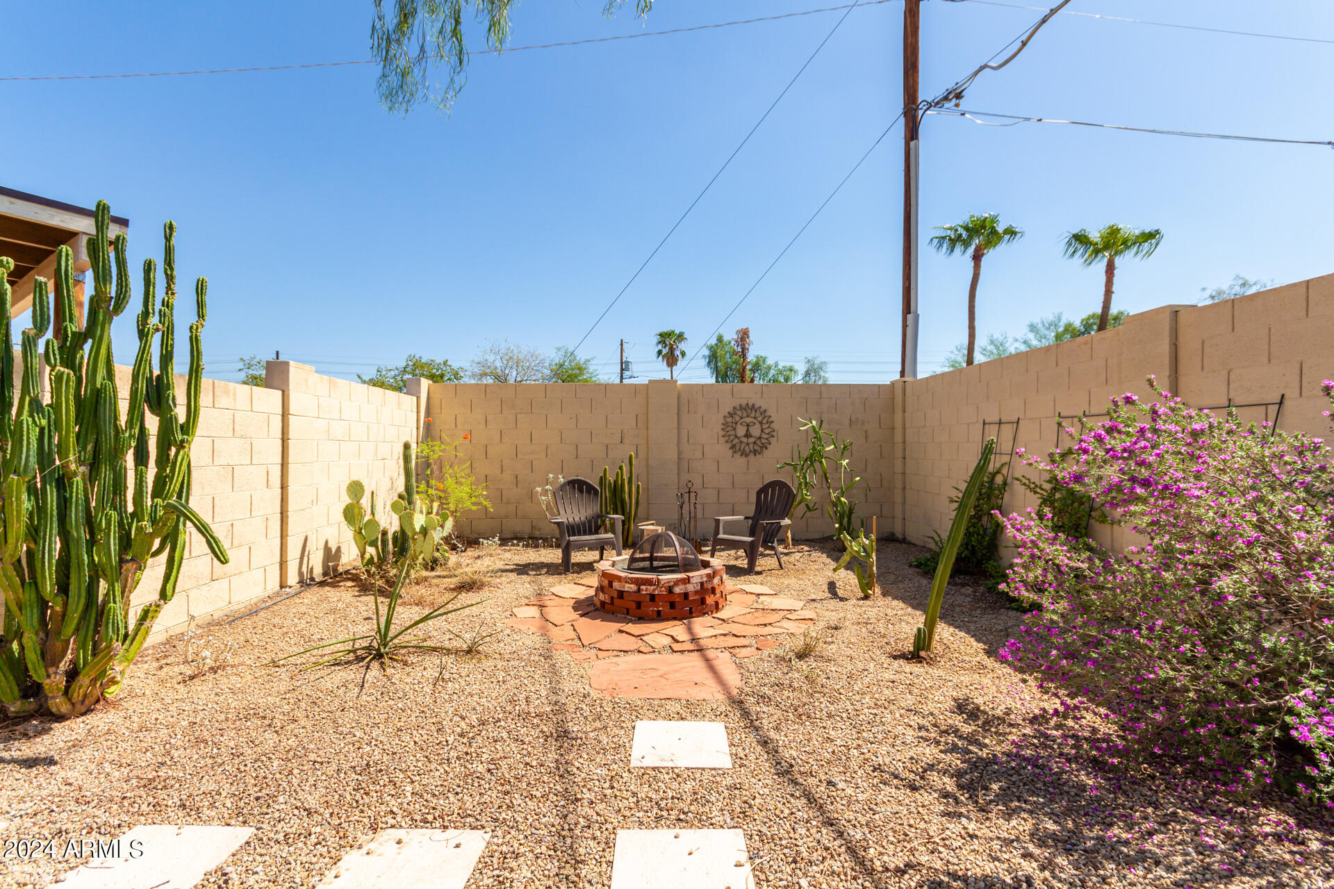 7855 E ROOSEVELT Street