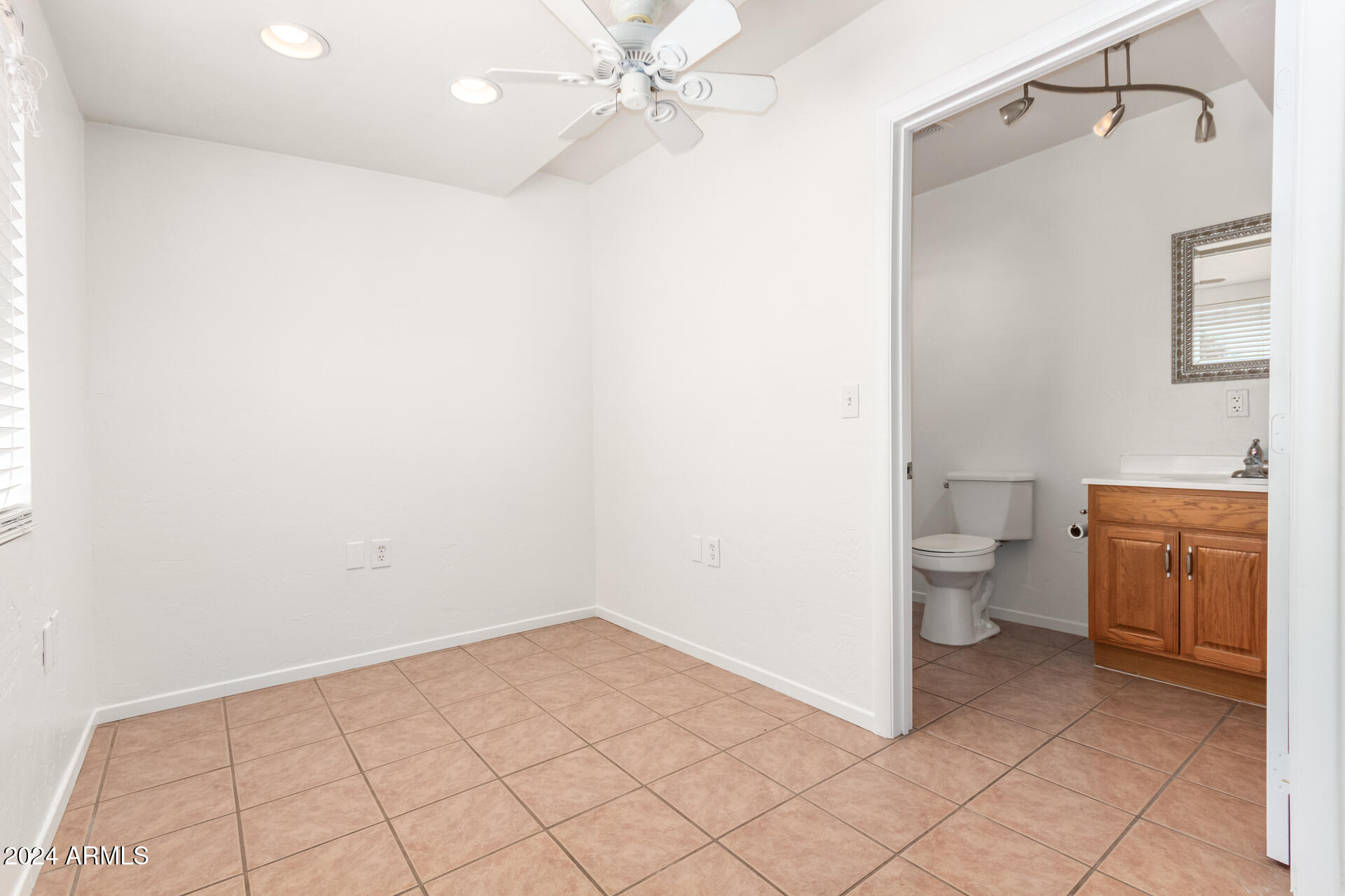 7855 E ROOSEVELT Street