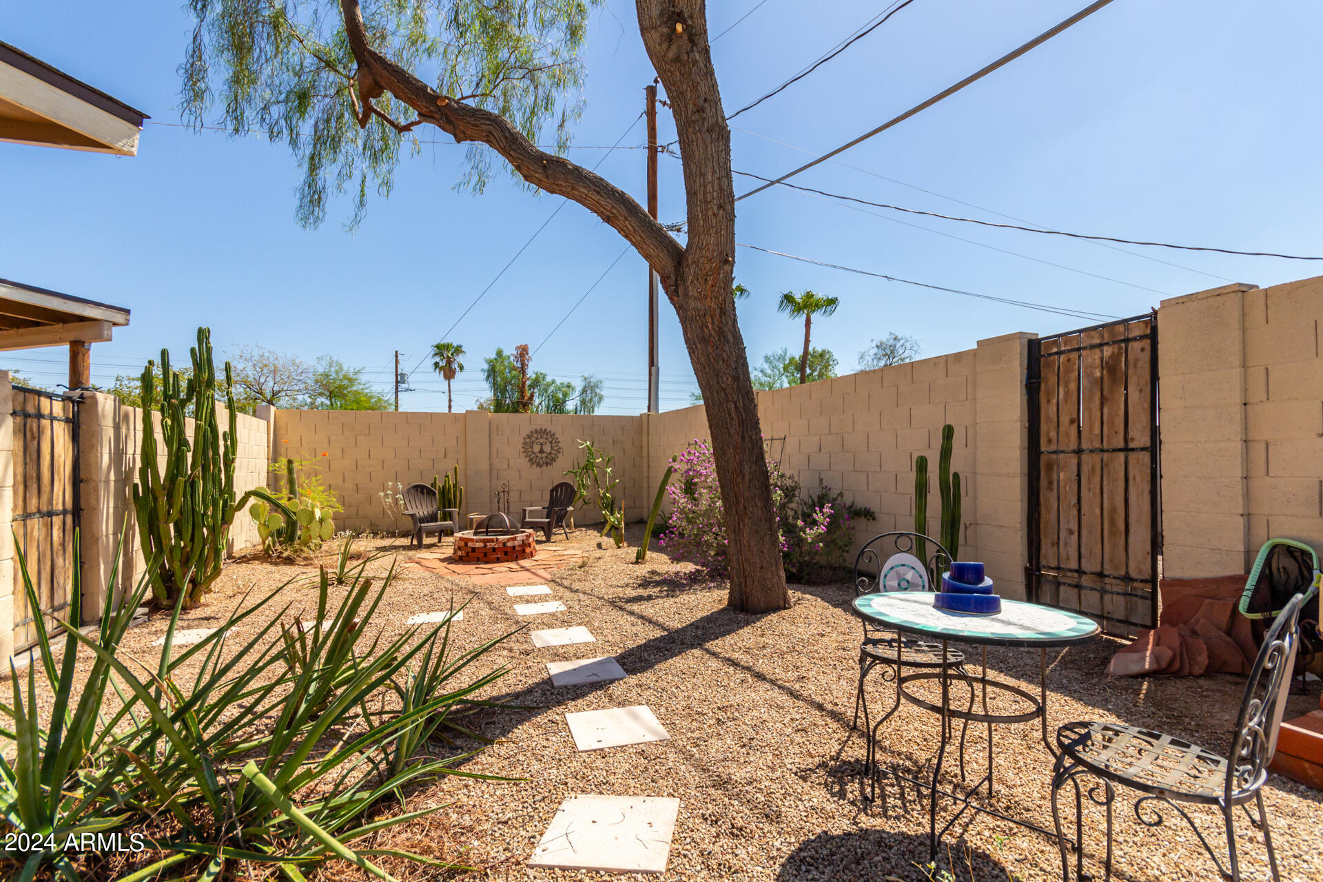 7855 E ROOSEVELT Street