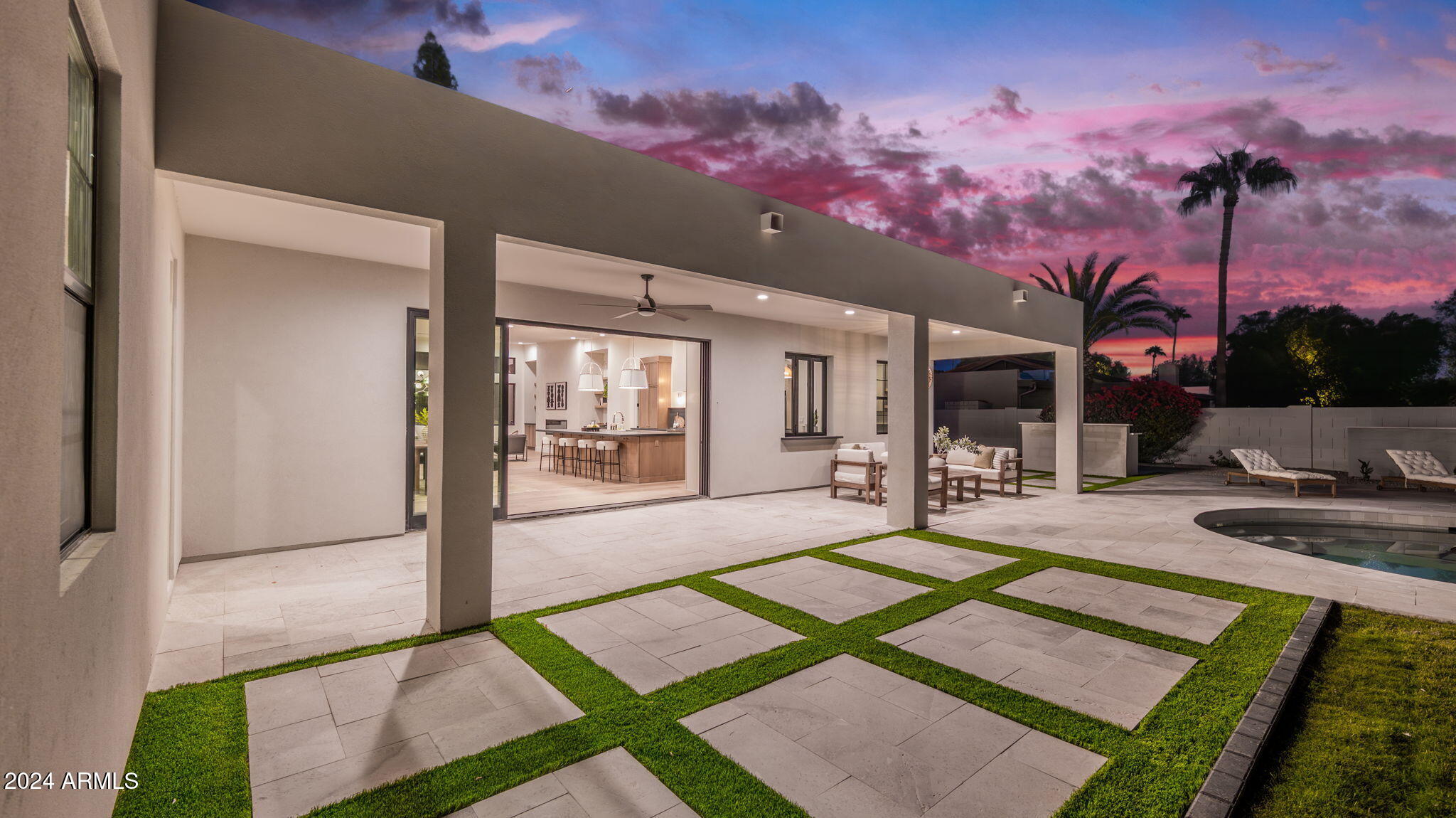 5911 E VOLTAIRE Avenue