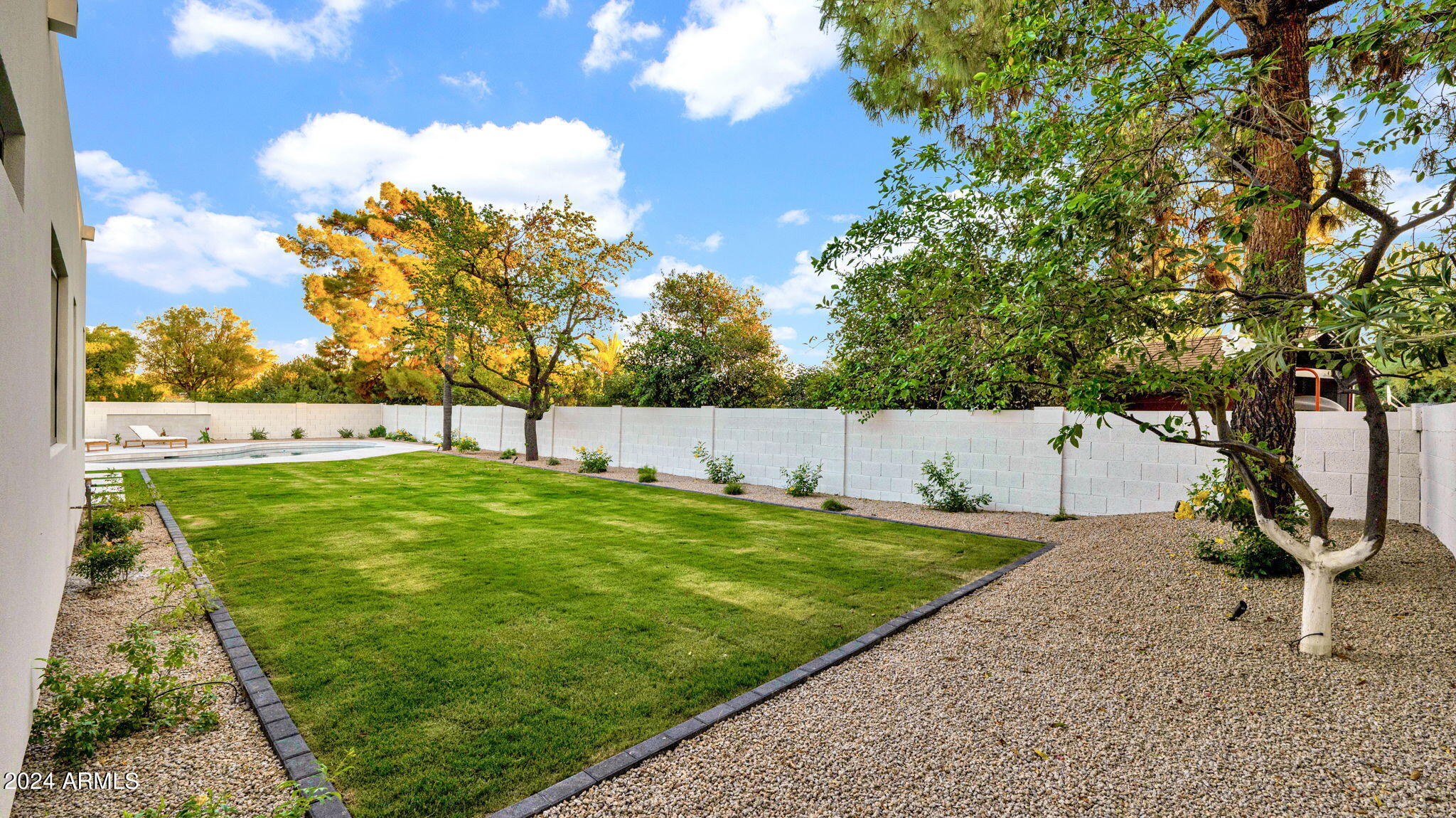 5911 E VOLTAIRE Avenue