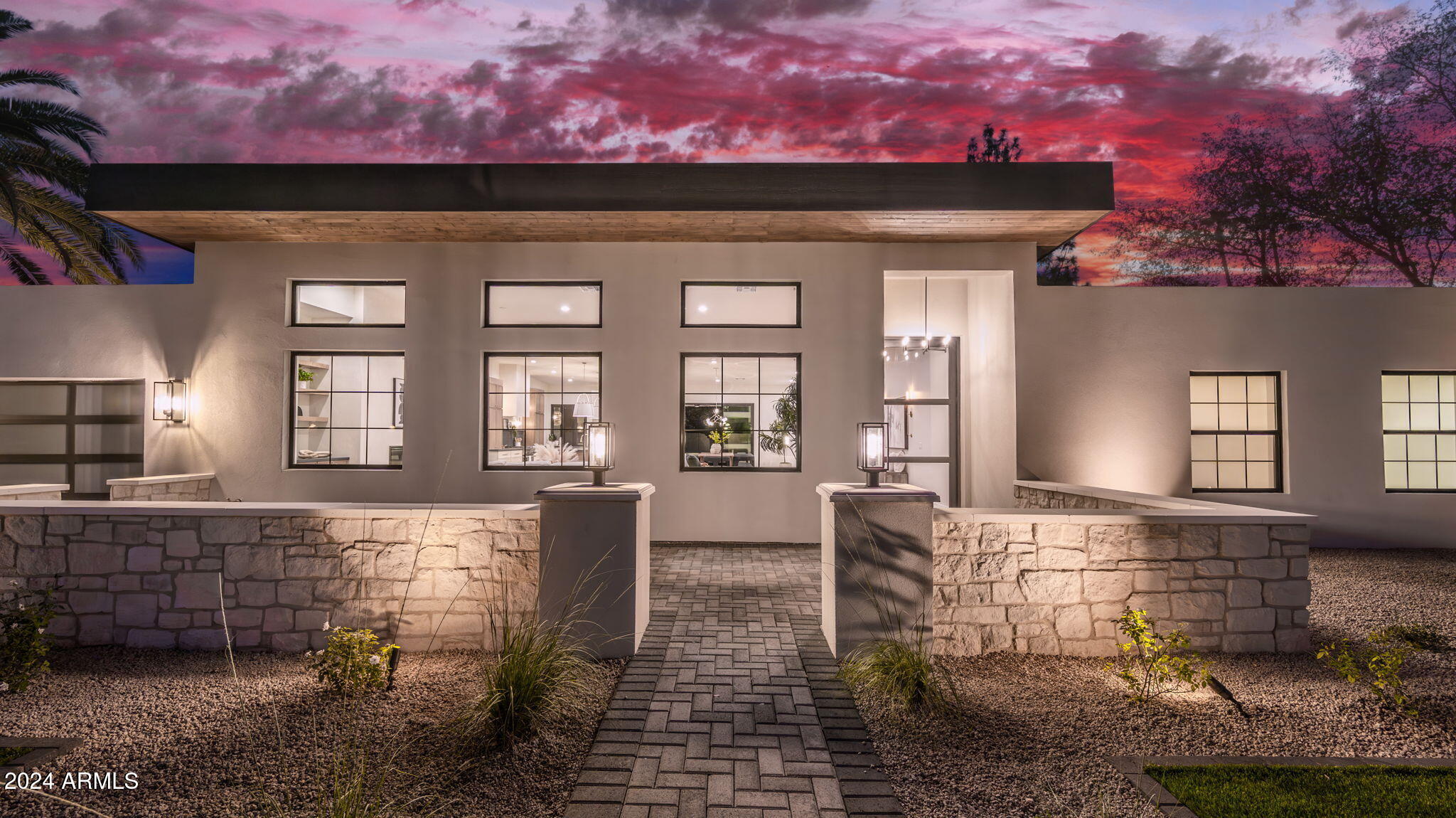 5911 E VOLTAIRE Avenue