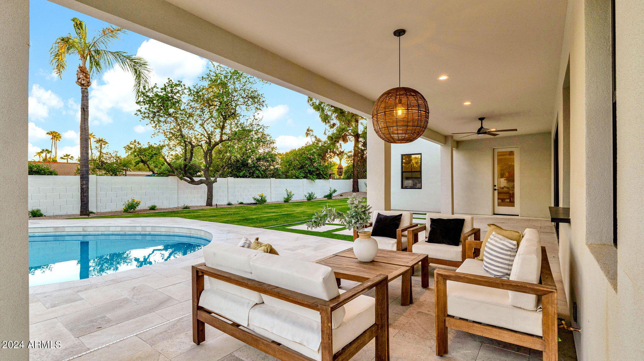 5911 E VOLTAIRE Avenue