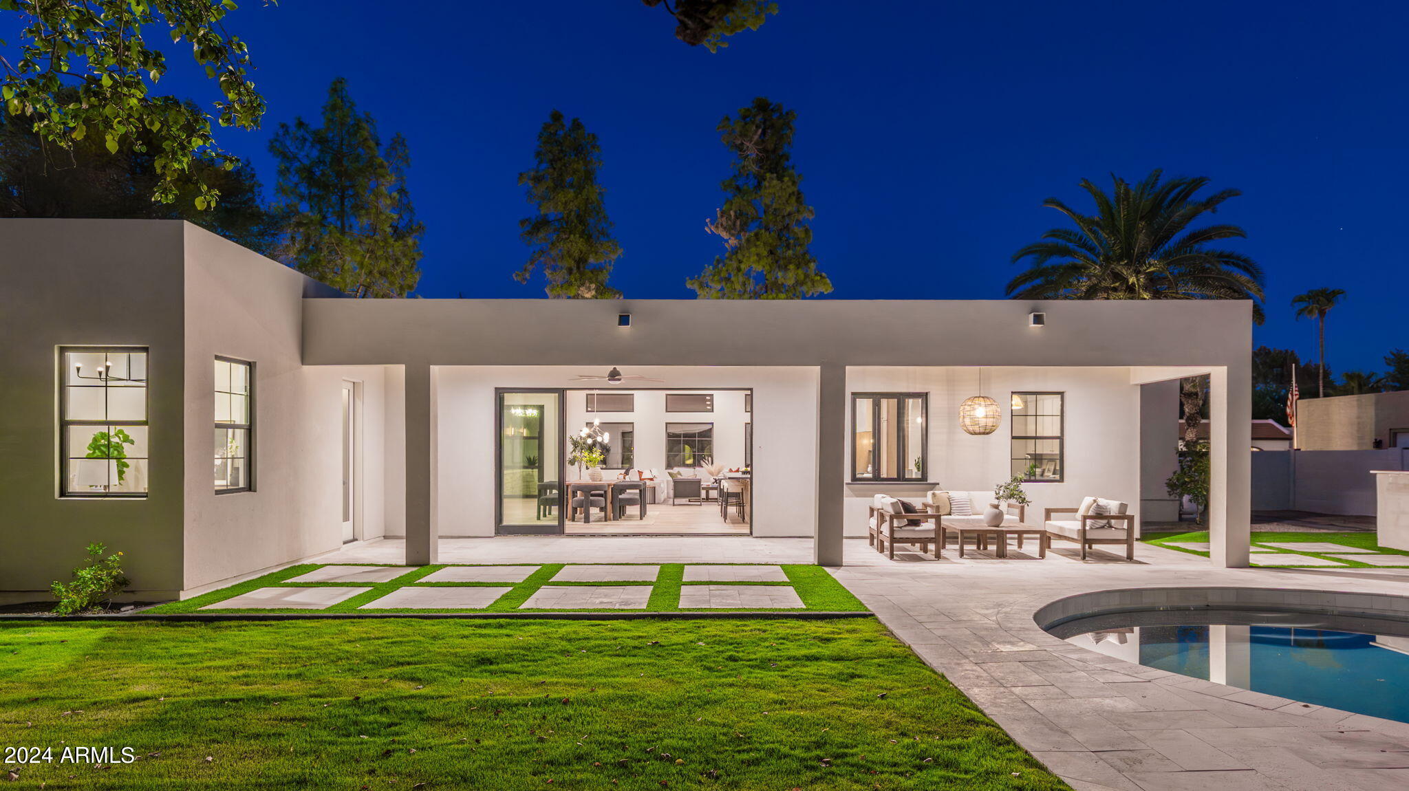 5911 E VOLTAIRE Avenue