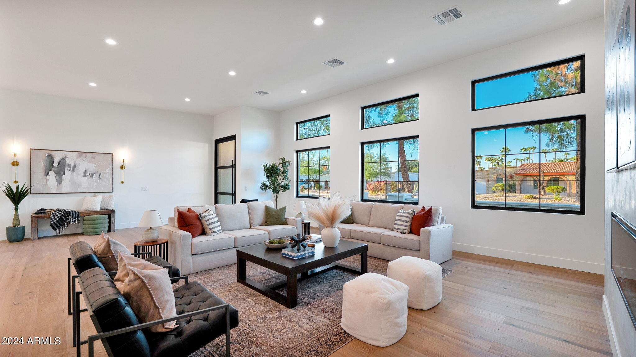 5911 E VOLTAIRE Avenue