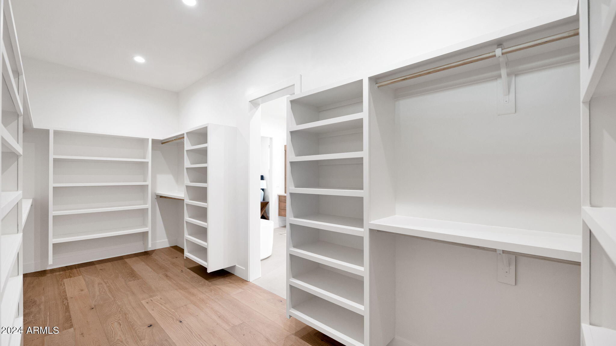 5911 E VOLTAIRE Avenue