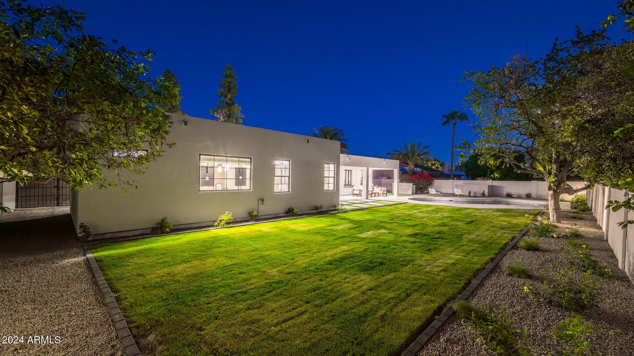 5911 E VOLTAIRE Avenue