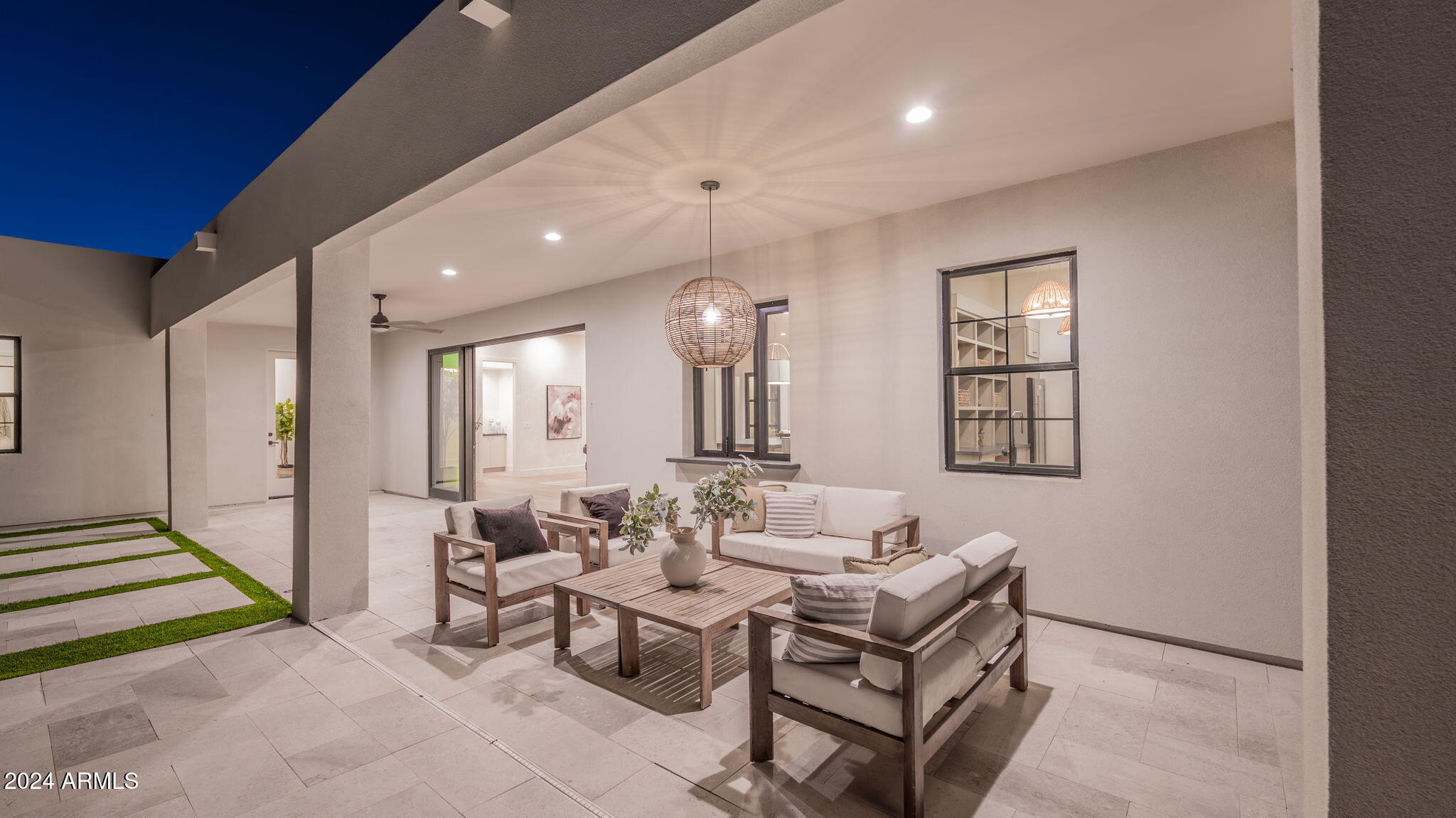 5911 E VOLTAIRE Avenue