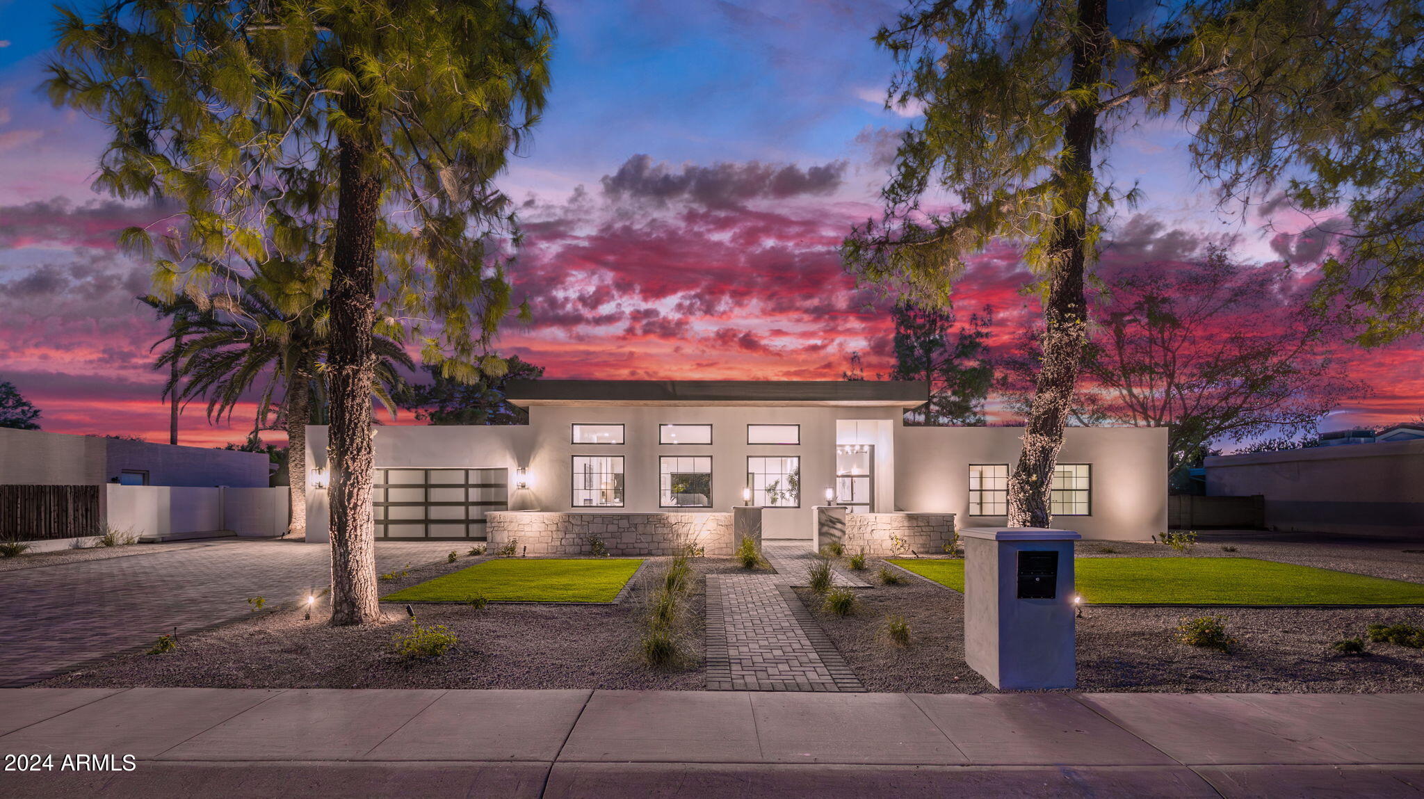 5911 E VOLTAIRE Avenue