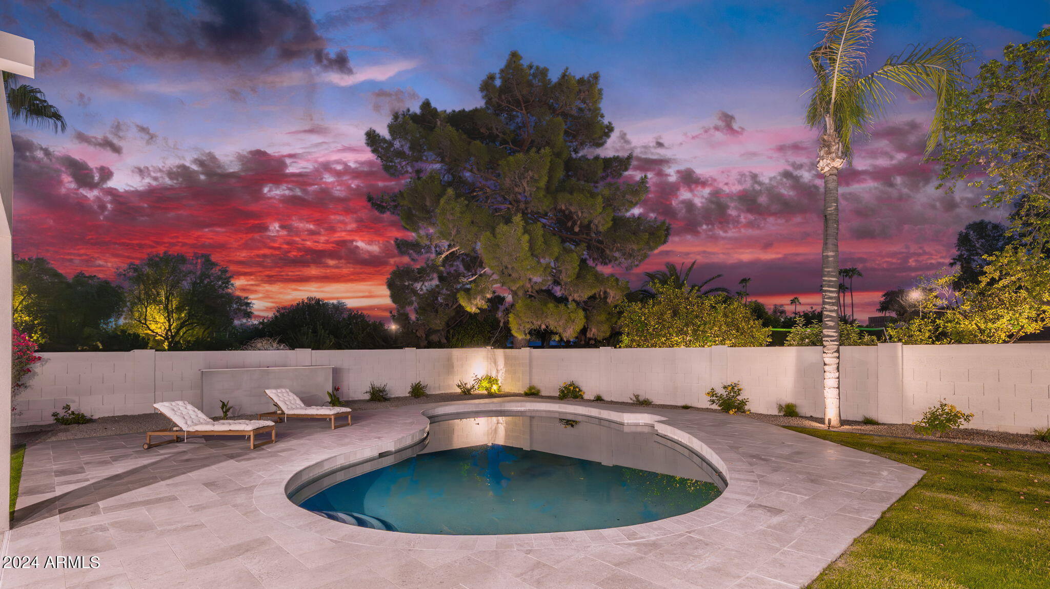 5911 E VOLTAIRE Avenue