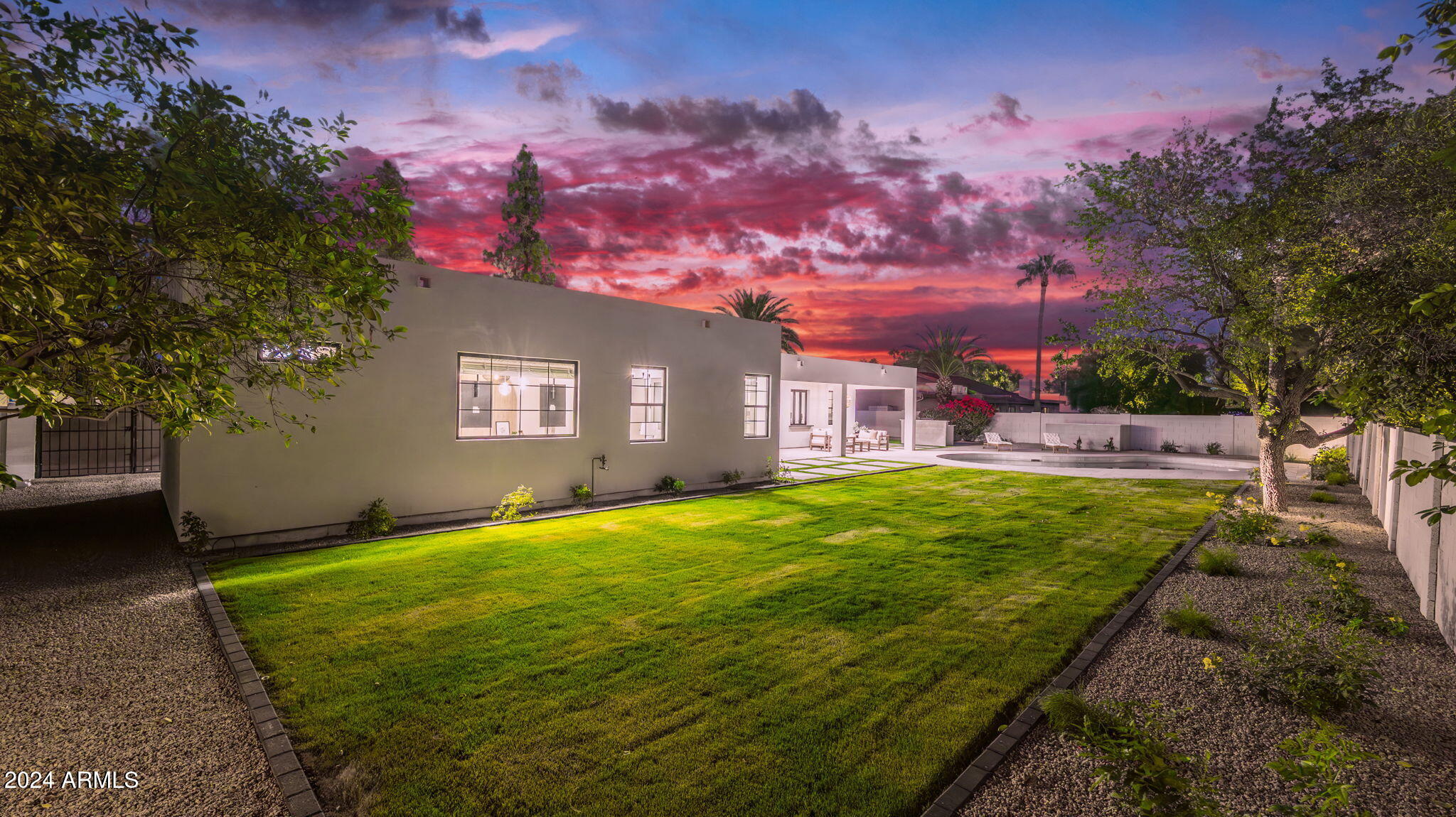 5911 E VOLTAIRE Avenue