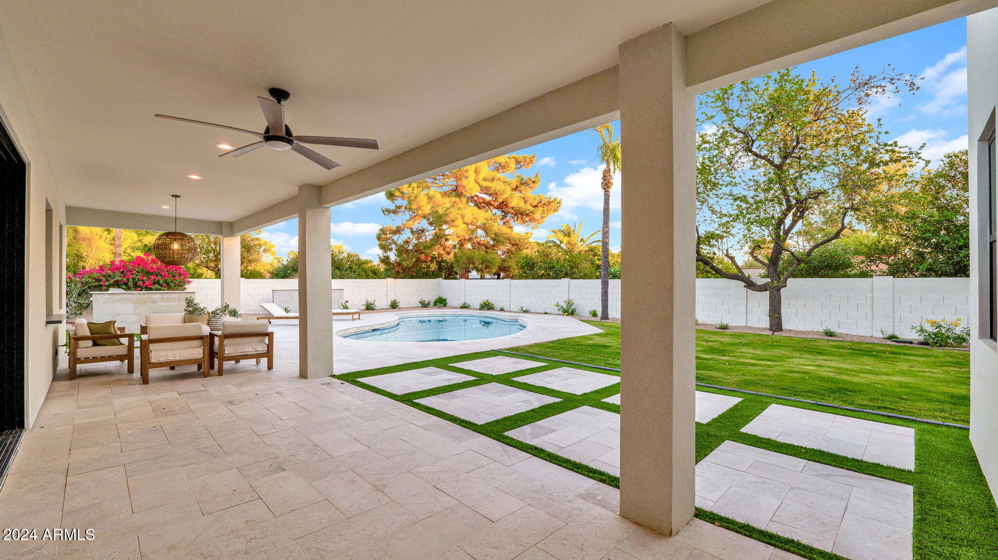 5911 E VOLTAIRE Avenue