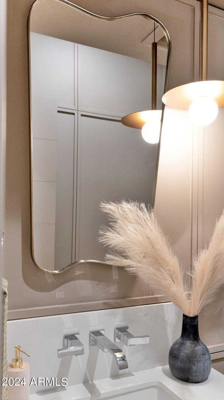 5911 E VOLTAIRE Avenue