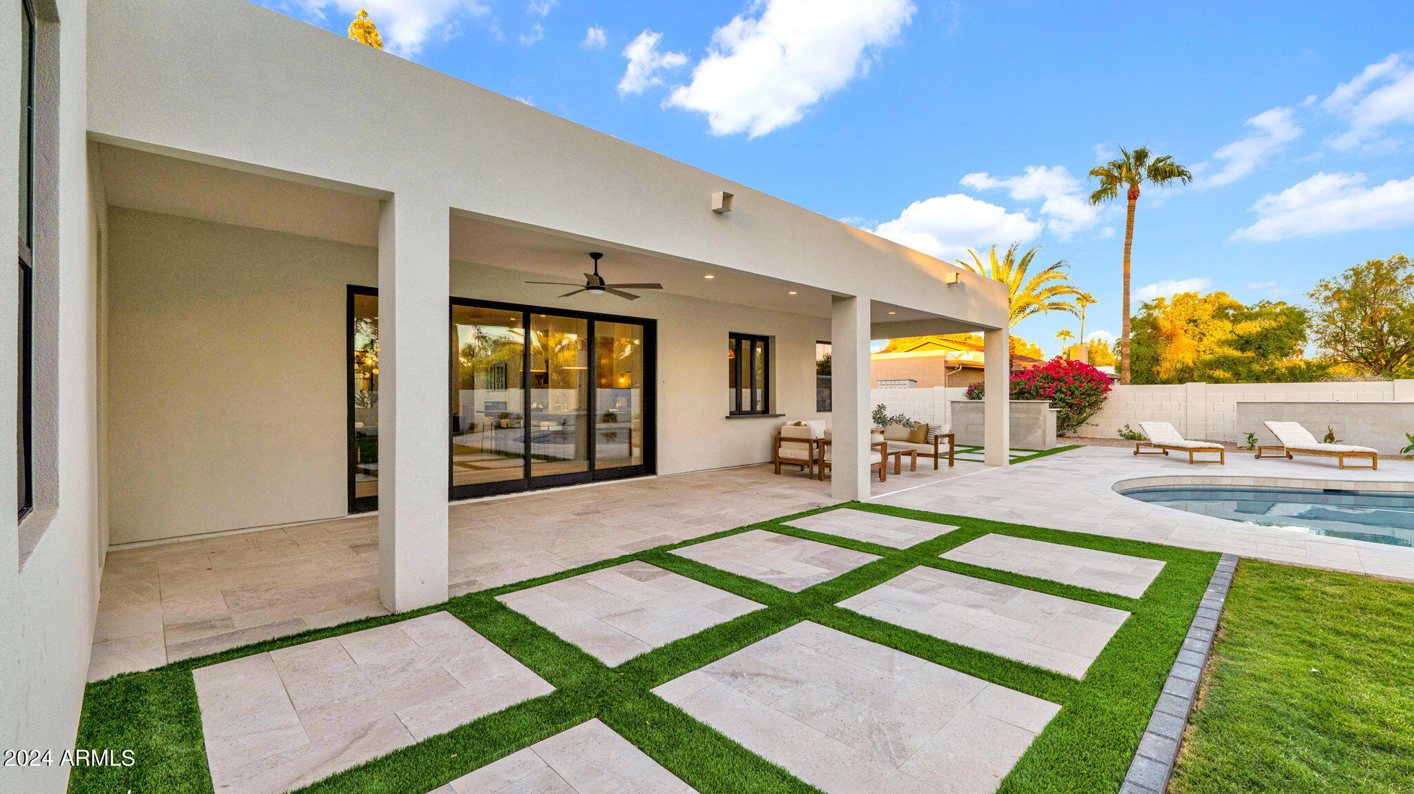 5911 E VOLTAIRE Avenue