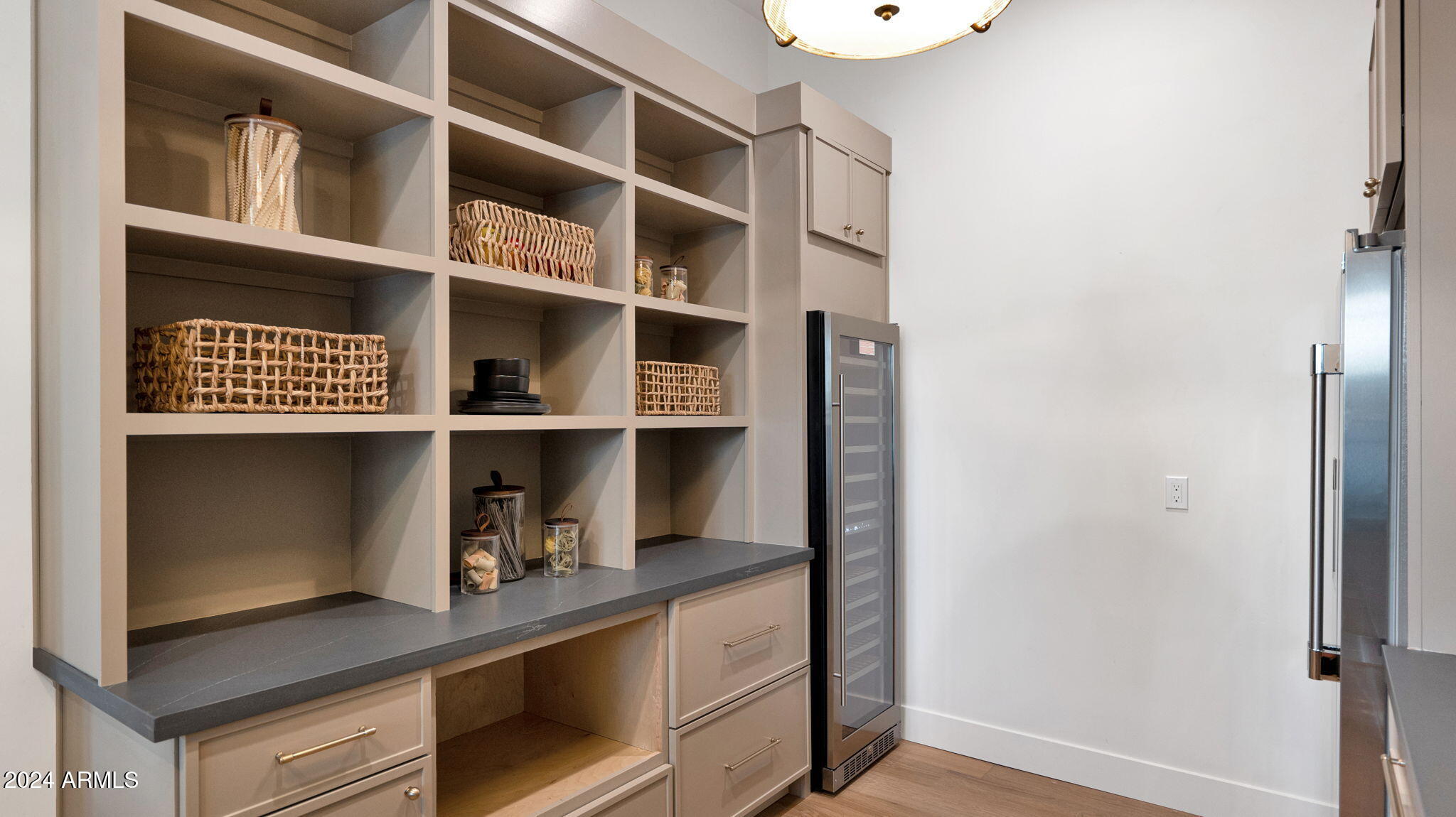 5911 E VOLTAIRE Avenue