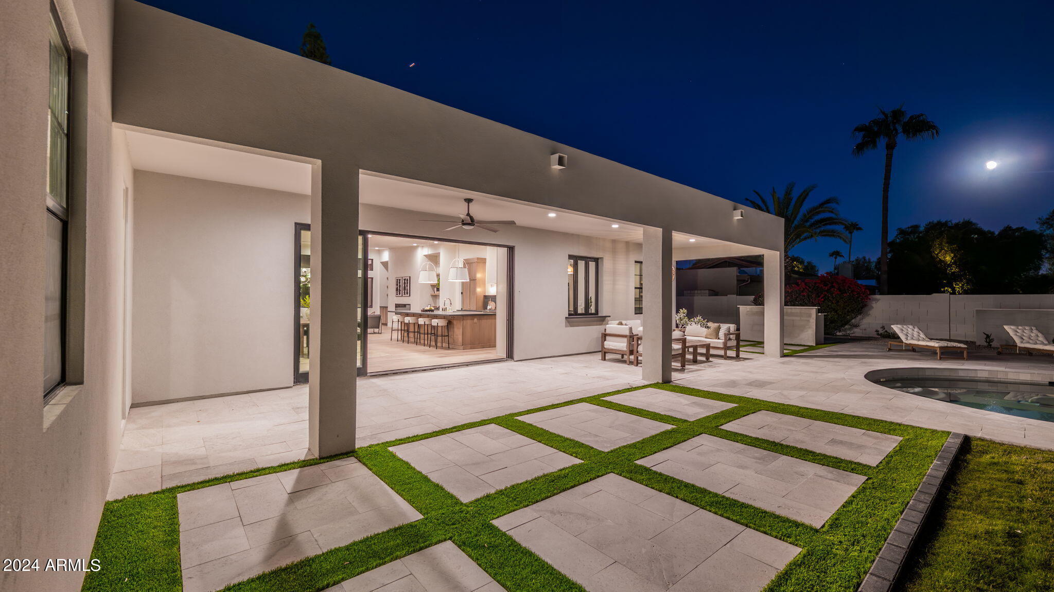 5911 E VOLTAIRE Avenue