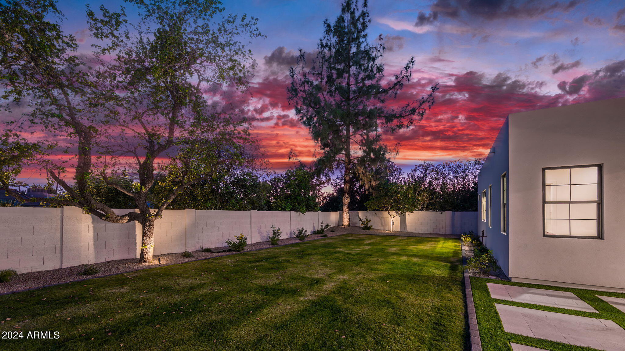 5911 E VOLTAIRE Avenue