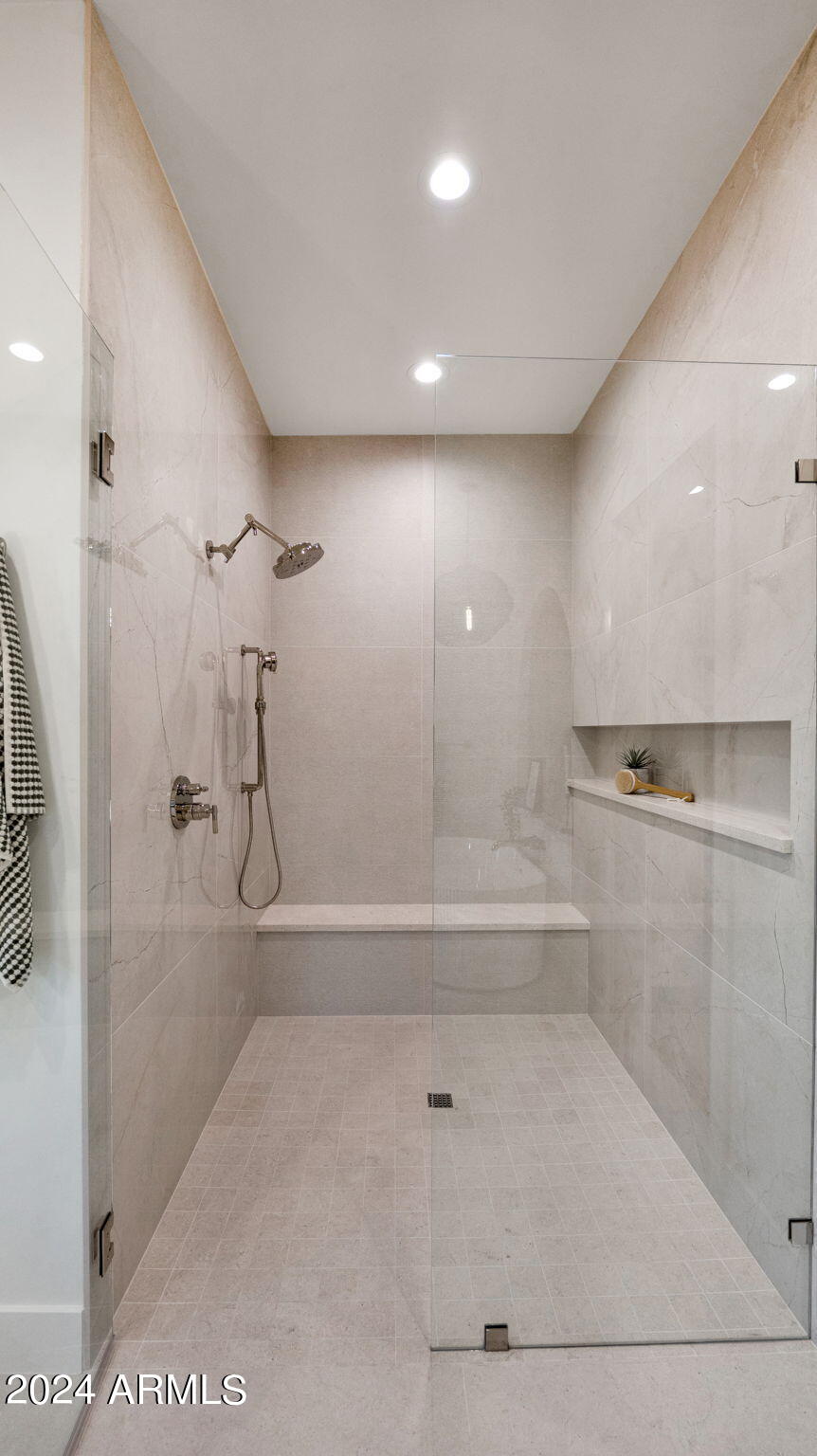 5911 E VOLTAIRE Avenue