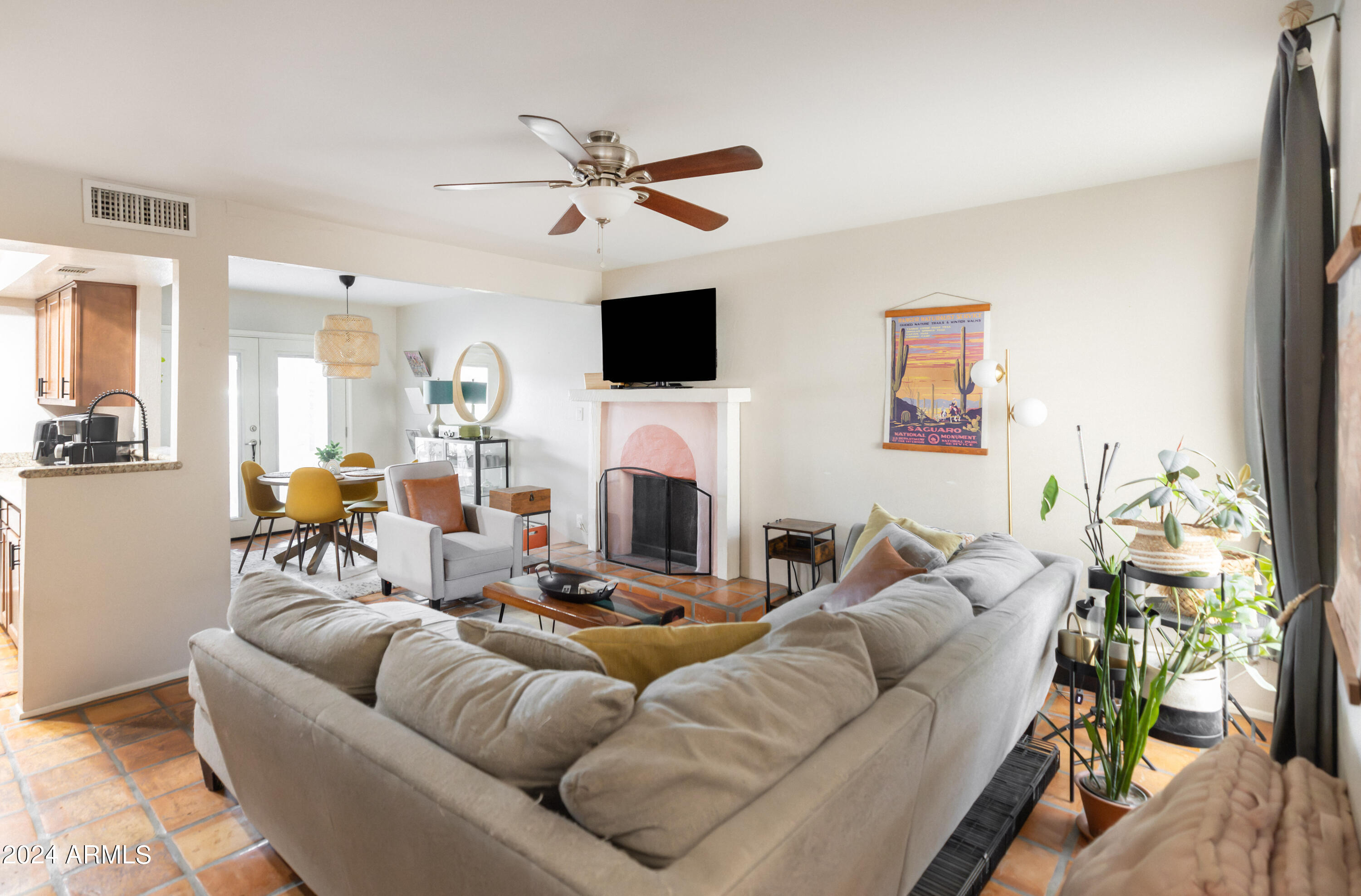 1137 E BELMONT Avenue