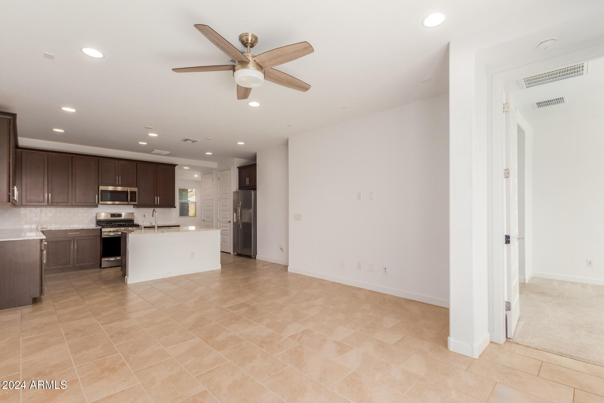 8911 W SOLANO Drive