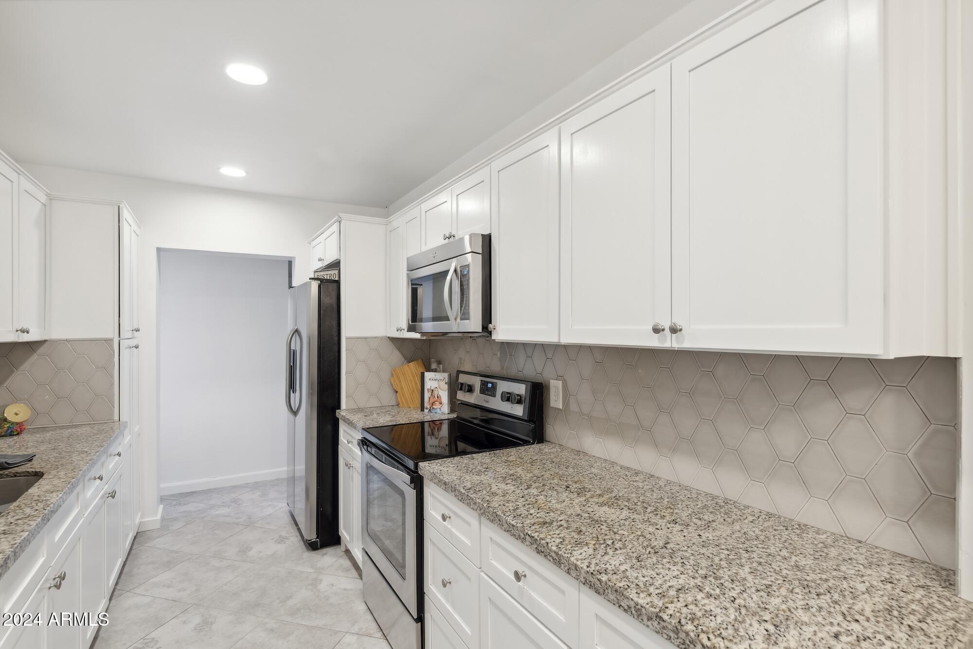 2230 E CLARENDON Avenue