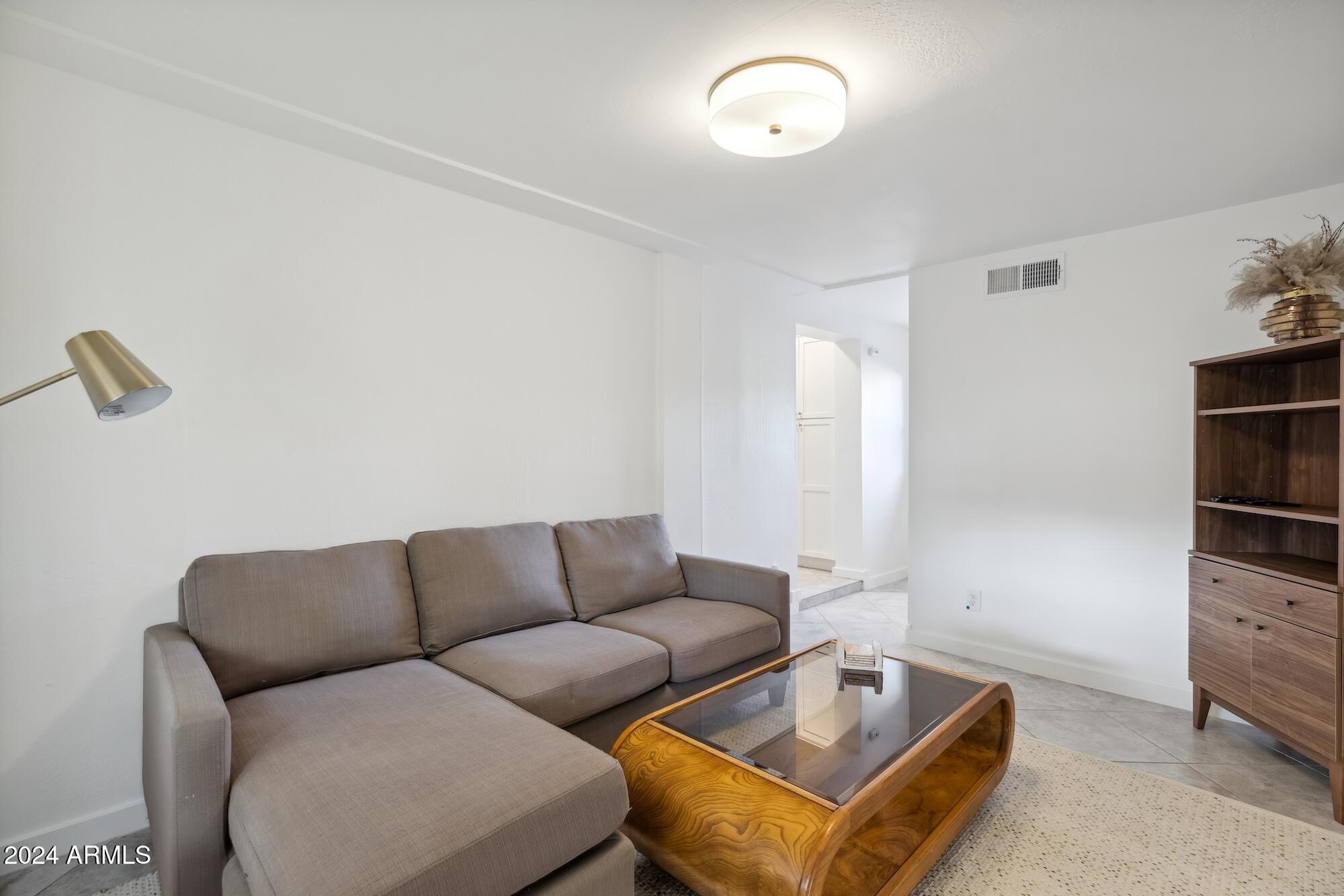 2230 E CLARENDON Avenue