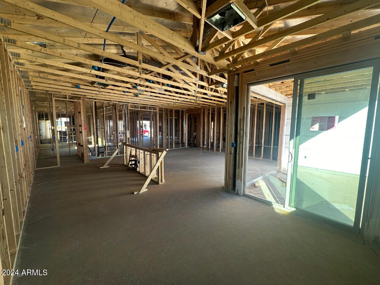 2589 E ABE TRUCKLE Avenue