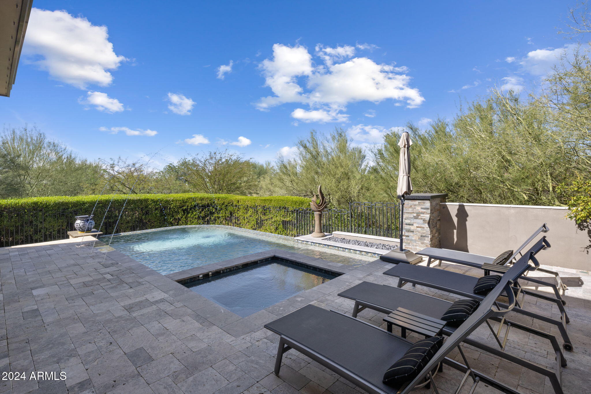 10284 E RUNNING DEER Trail