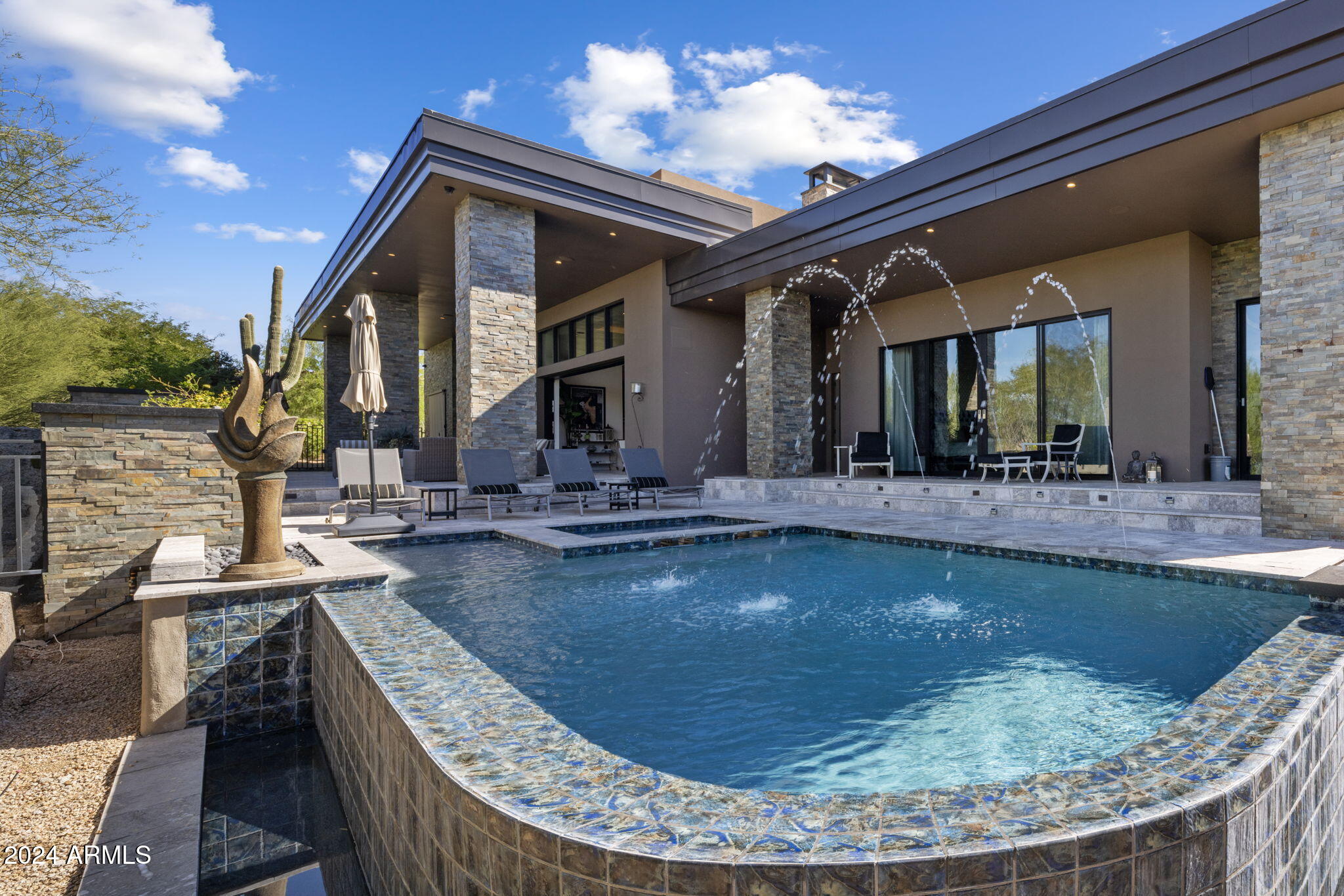 10284 E RUNNING DEER Trail
