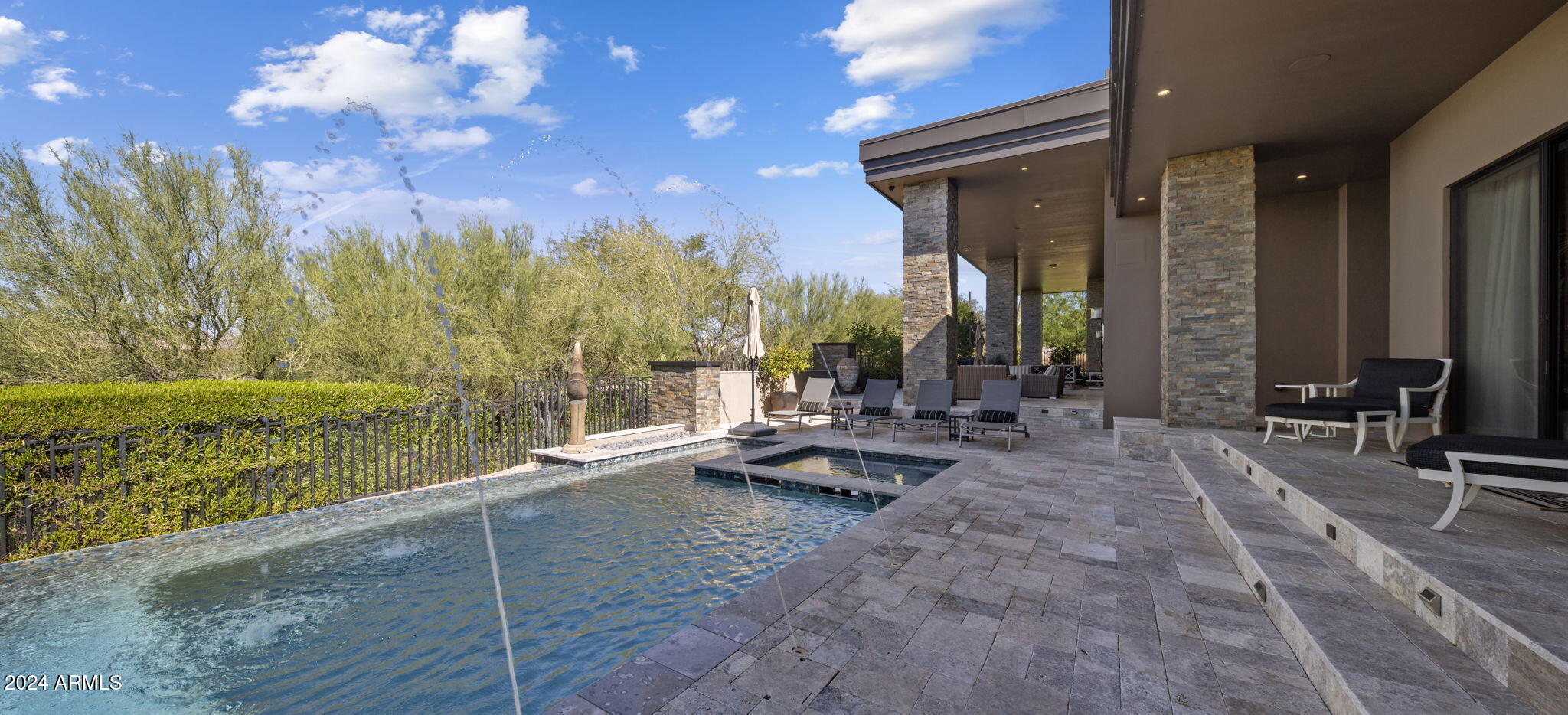10284 E RUNNING DEER Trail
