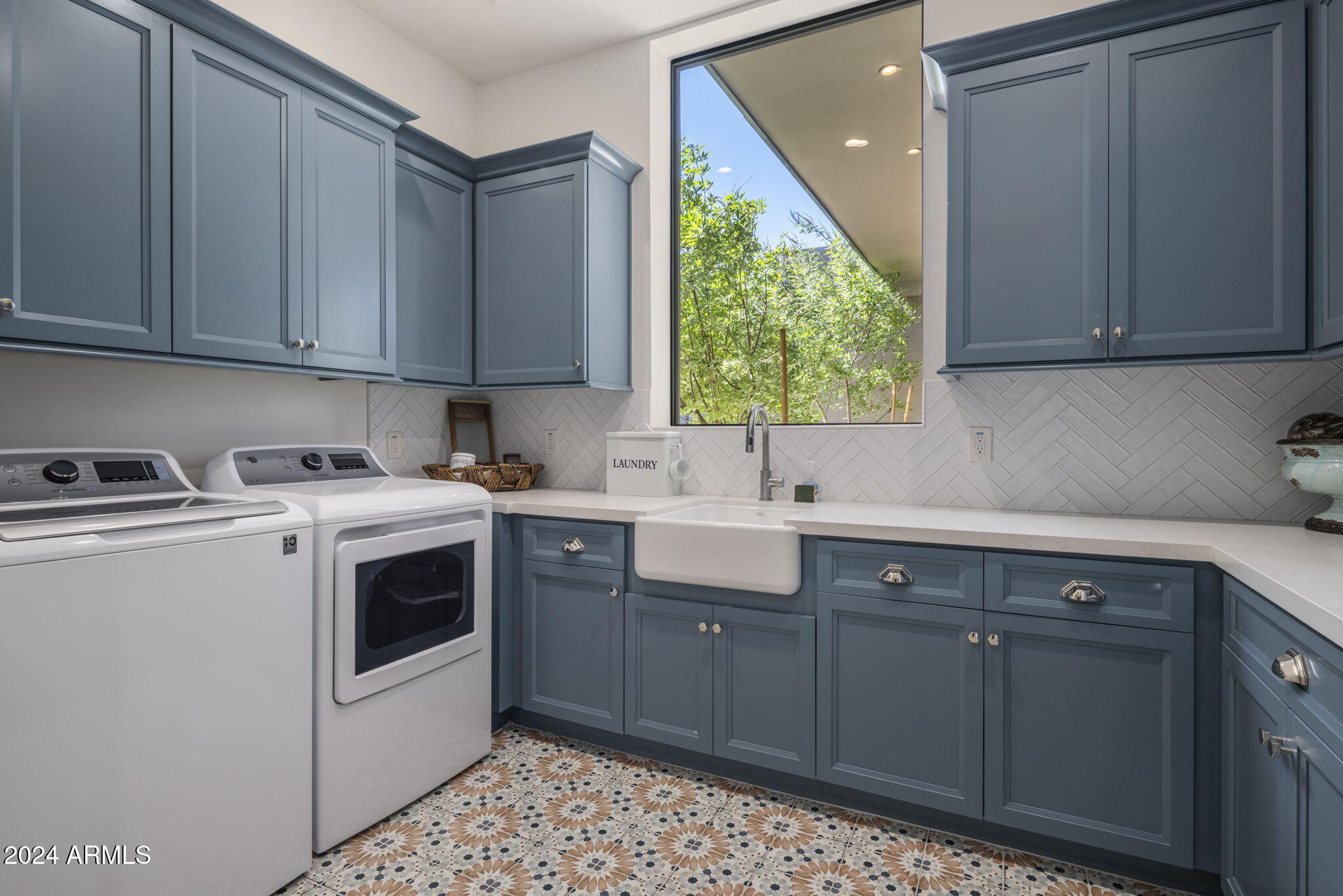10284 E RUNNING DEER Trail