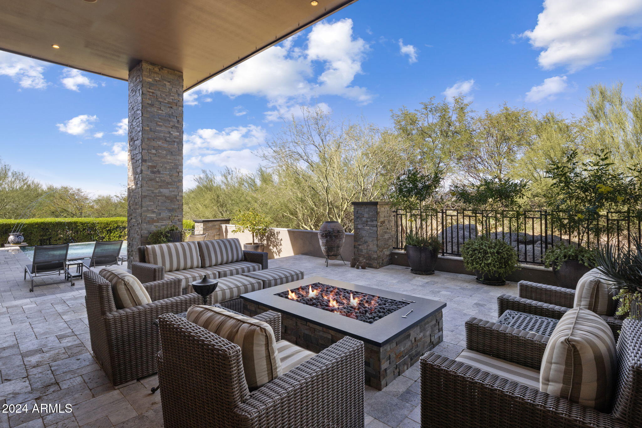 10284 E RUNNING DEER Trail