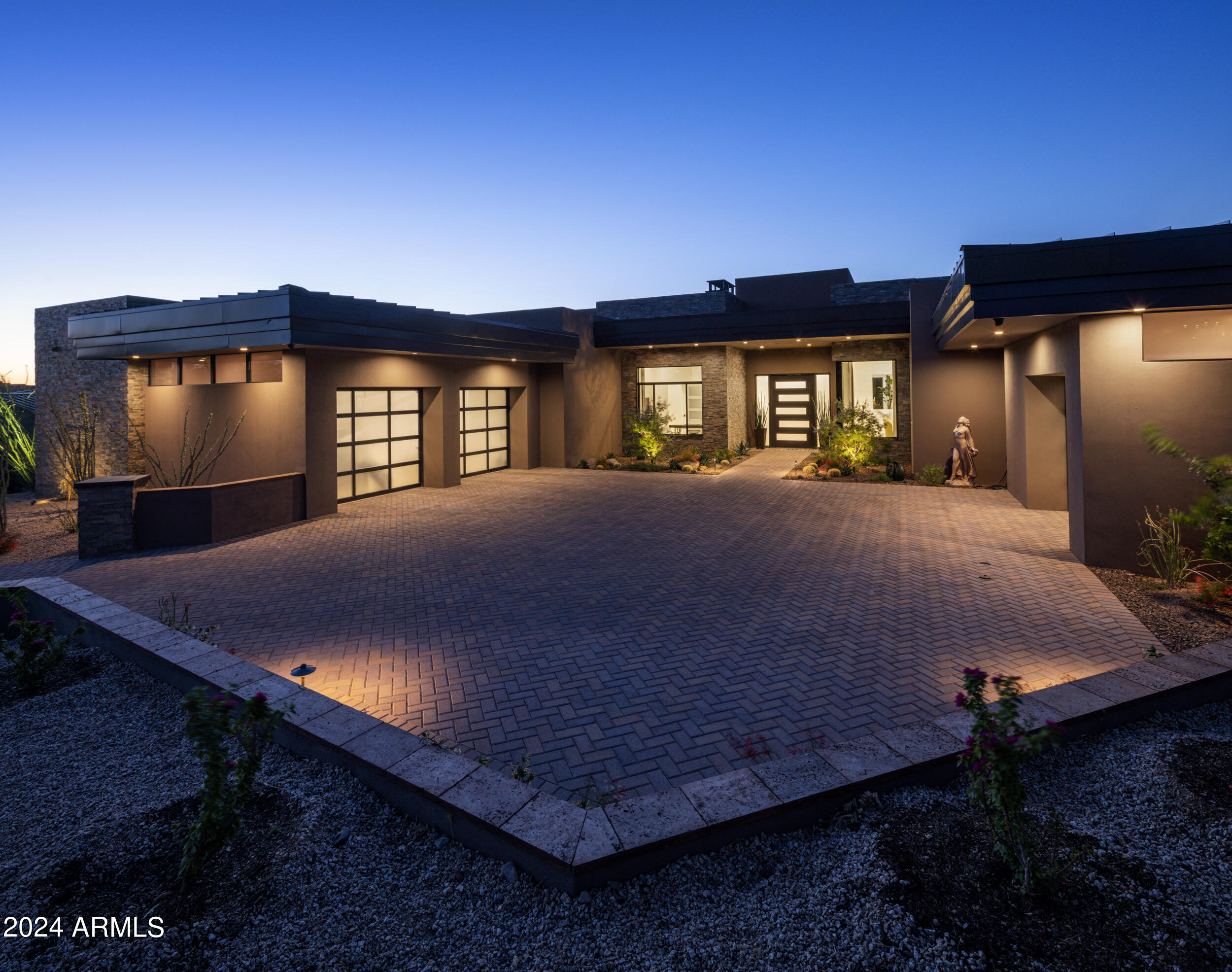 10284 E RUNNING DEER Trail