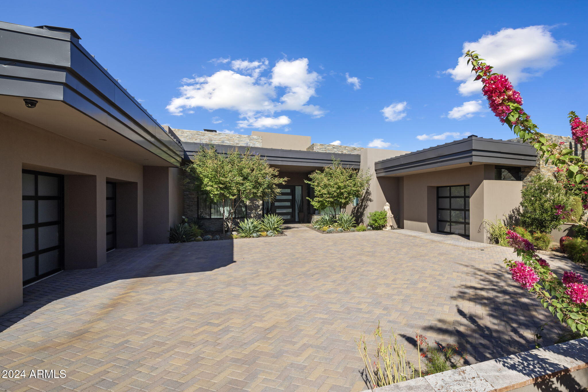 10284 E RUNNING DEER Trail