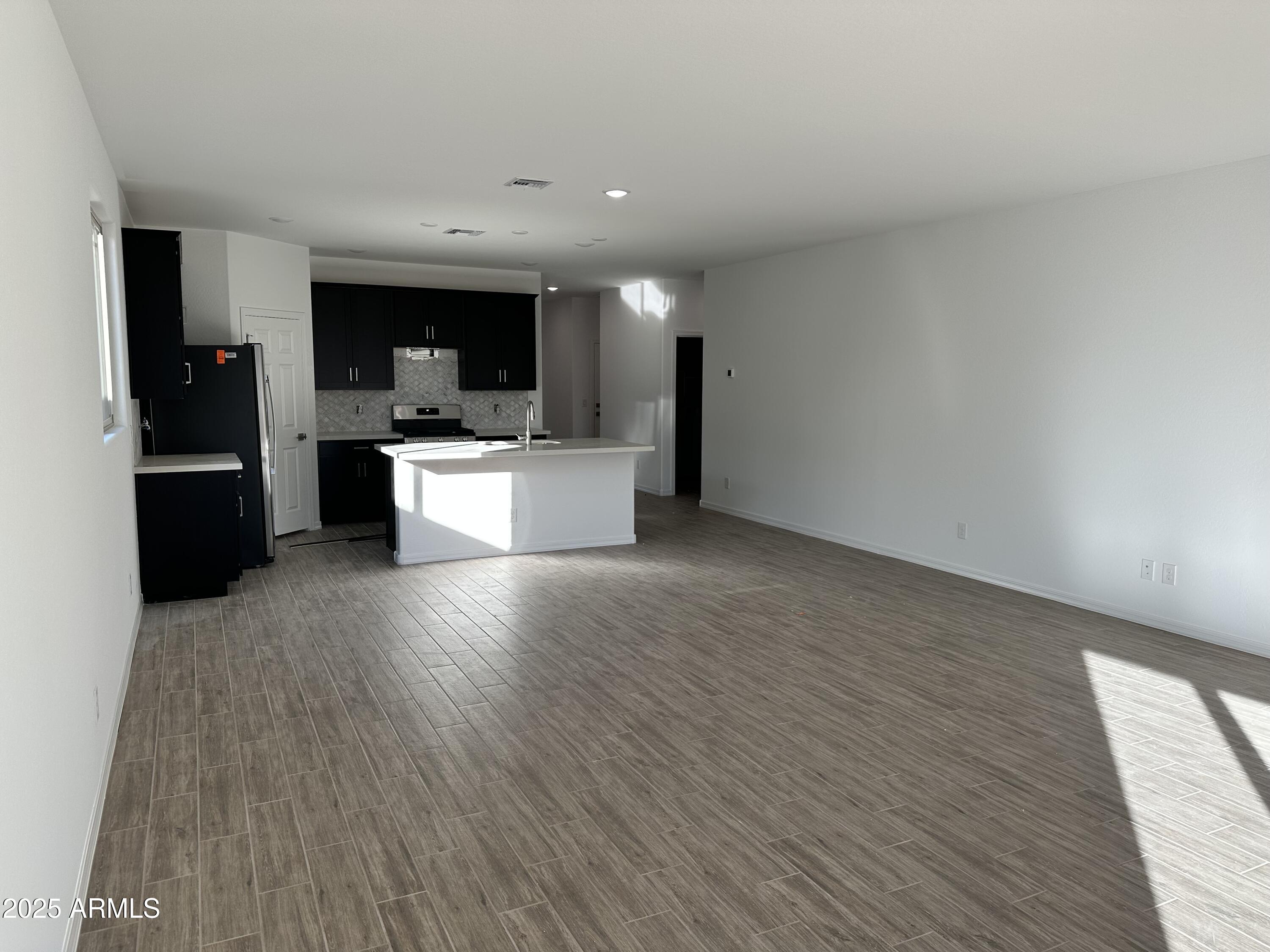 5607 W SUMMERSIDE Road