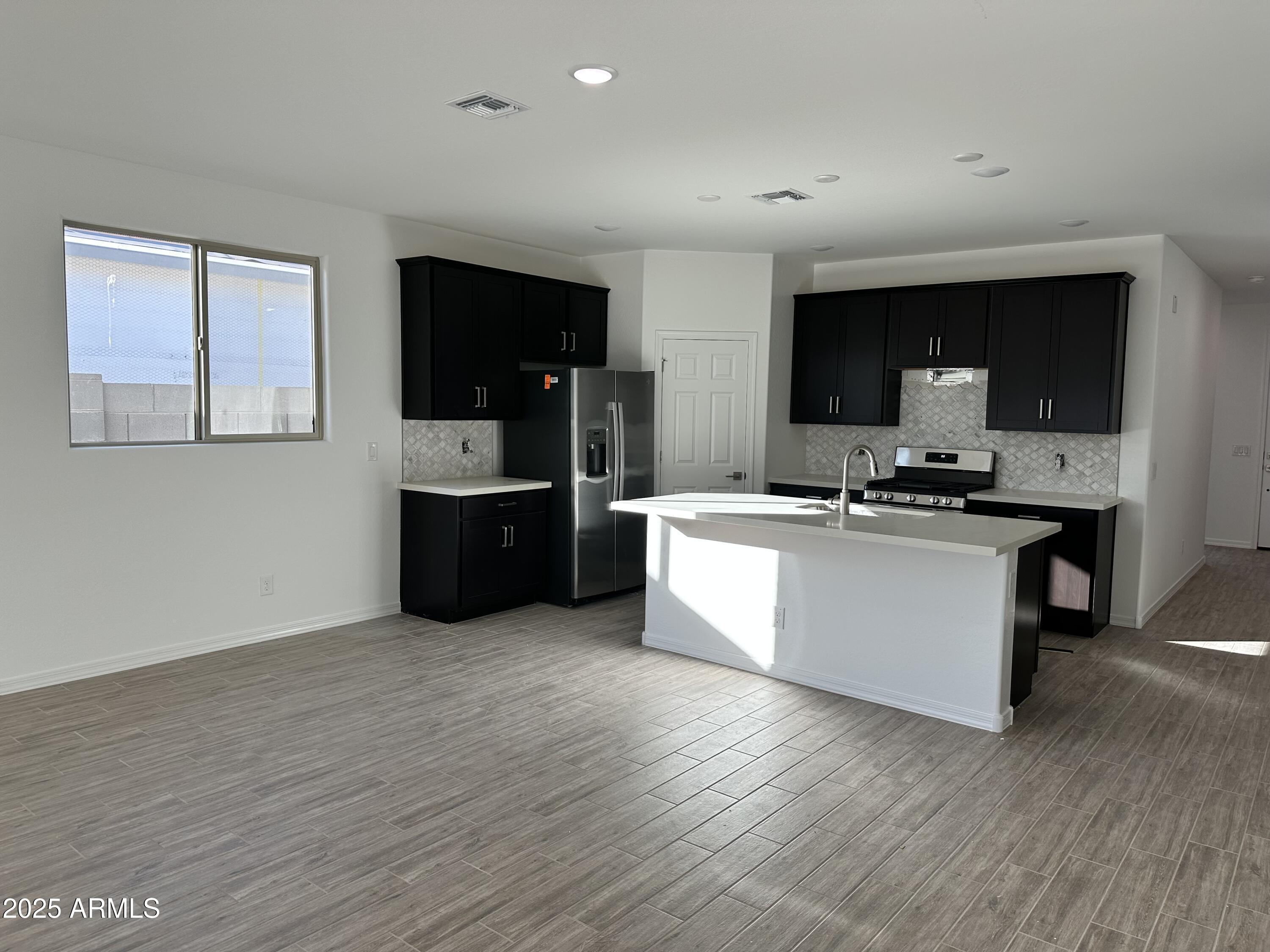 5607 W SUMMERSIDE Road