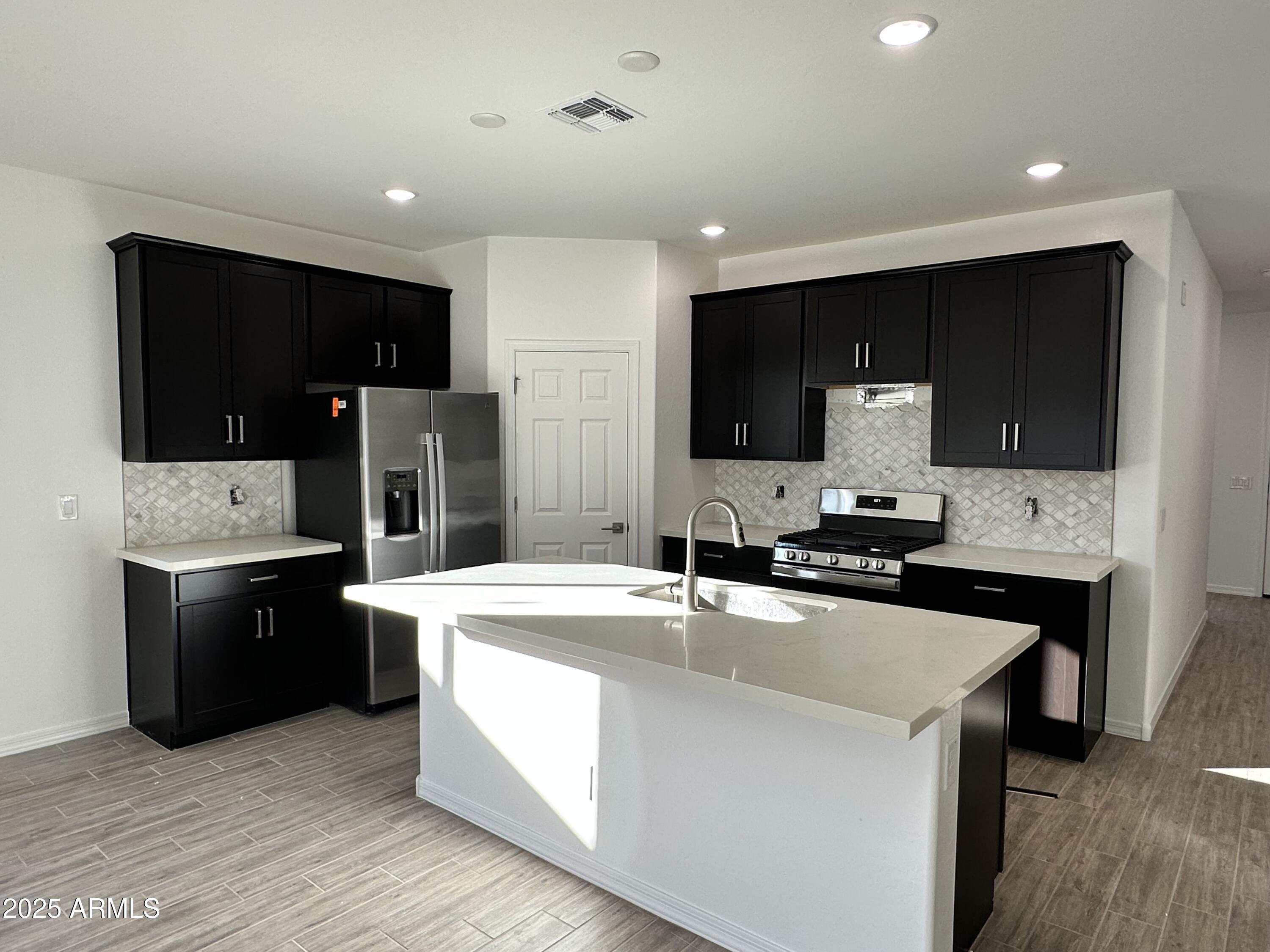 5607 W SUMMERSIDE Road