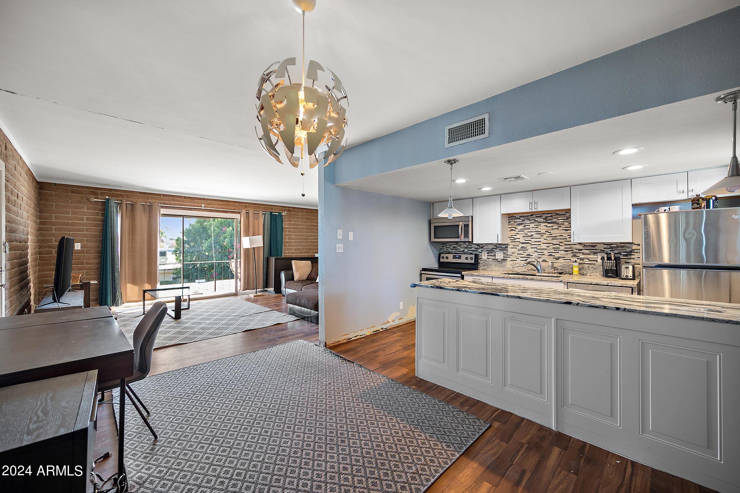 1901 E MISSOURI Avenue # 220