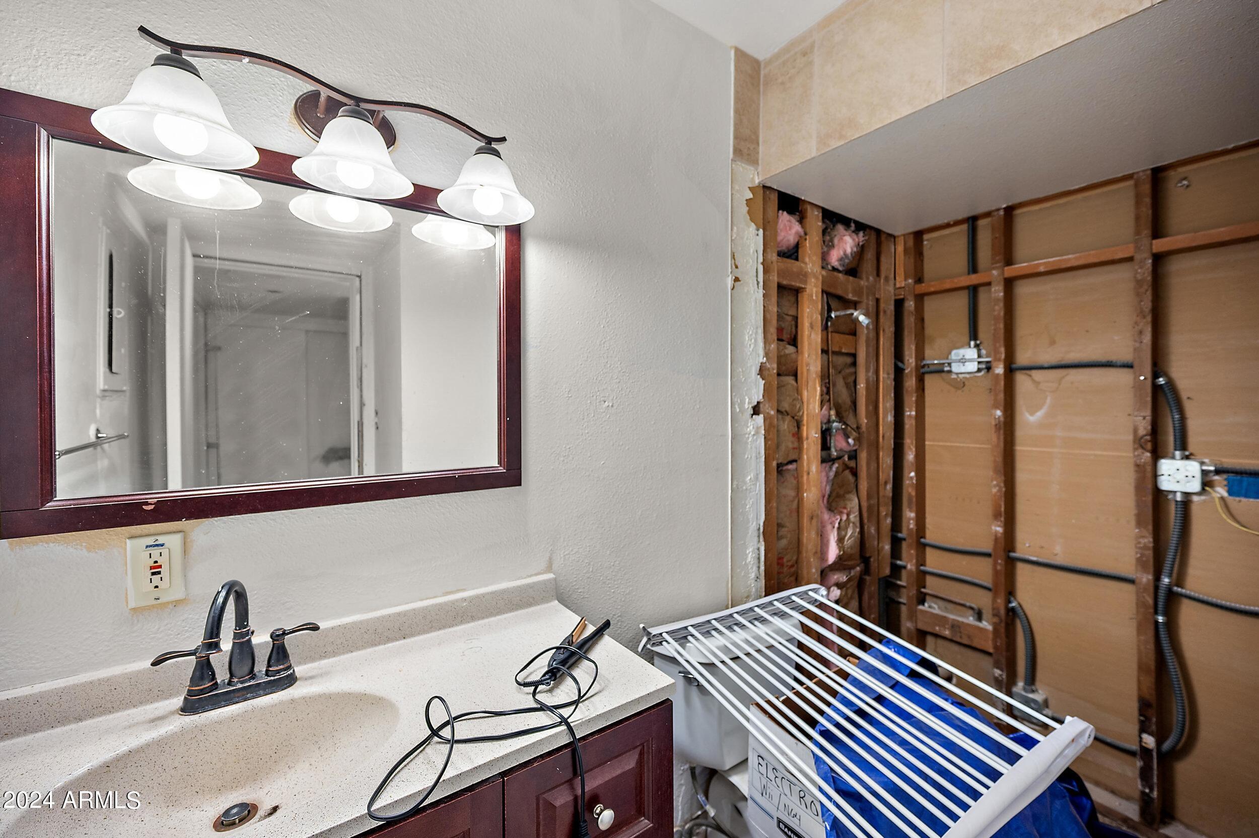 1901 E MISSOURI Avenue # 220