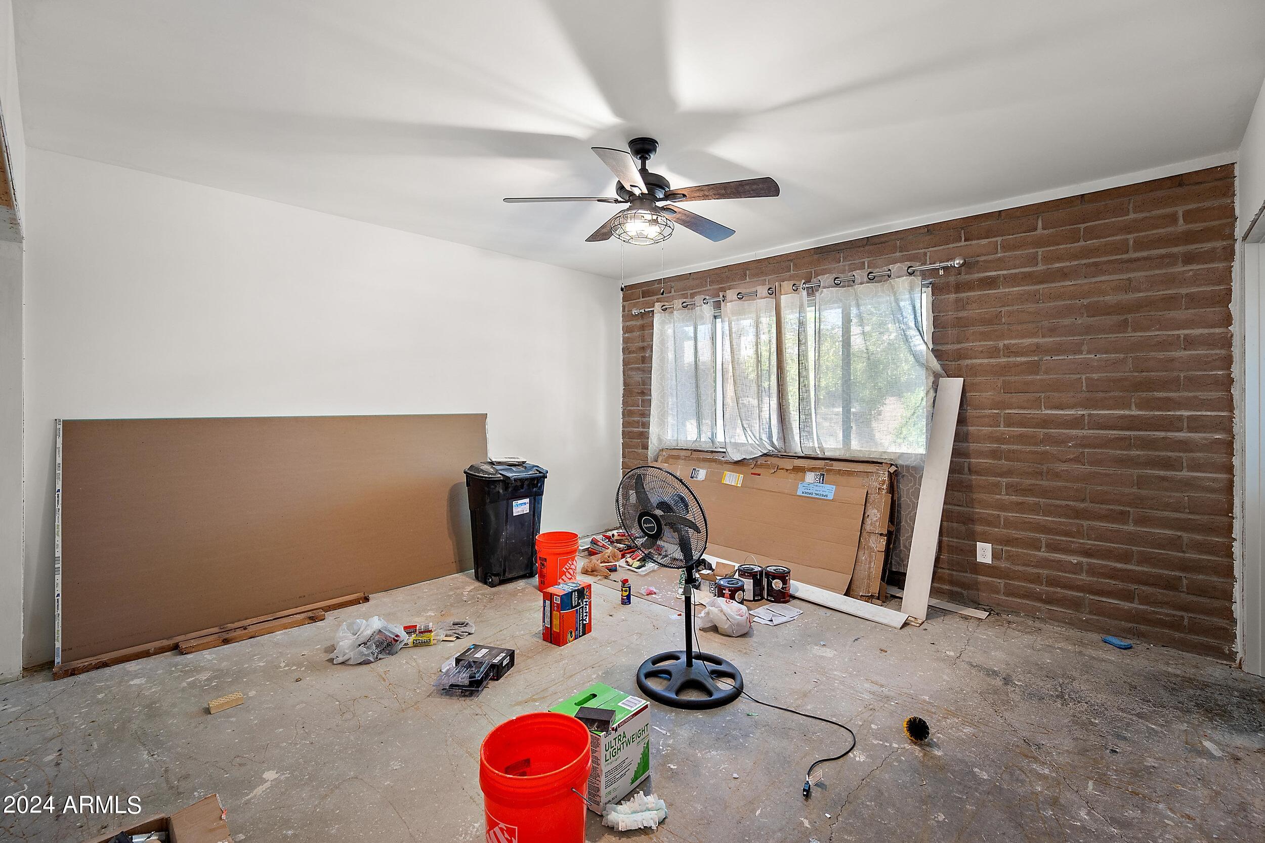 1901 E MISSOURI Avenue # 220