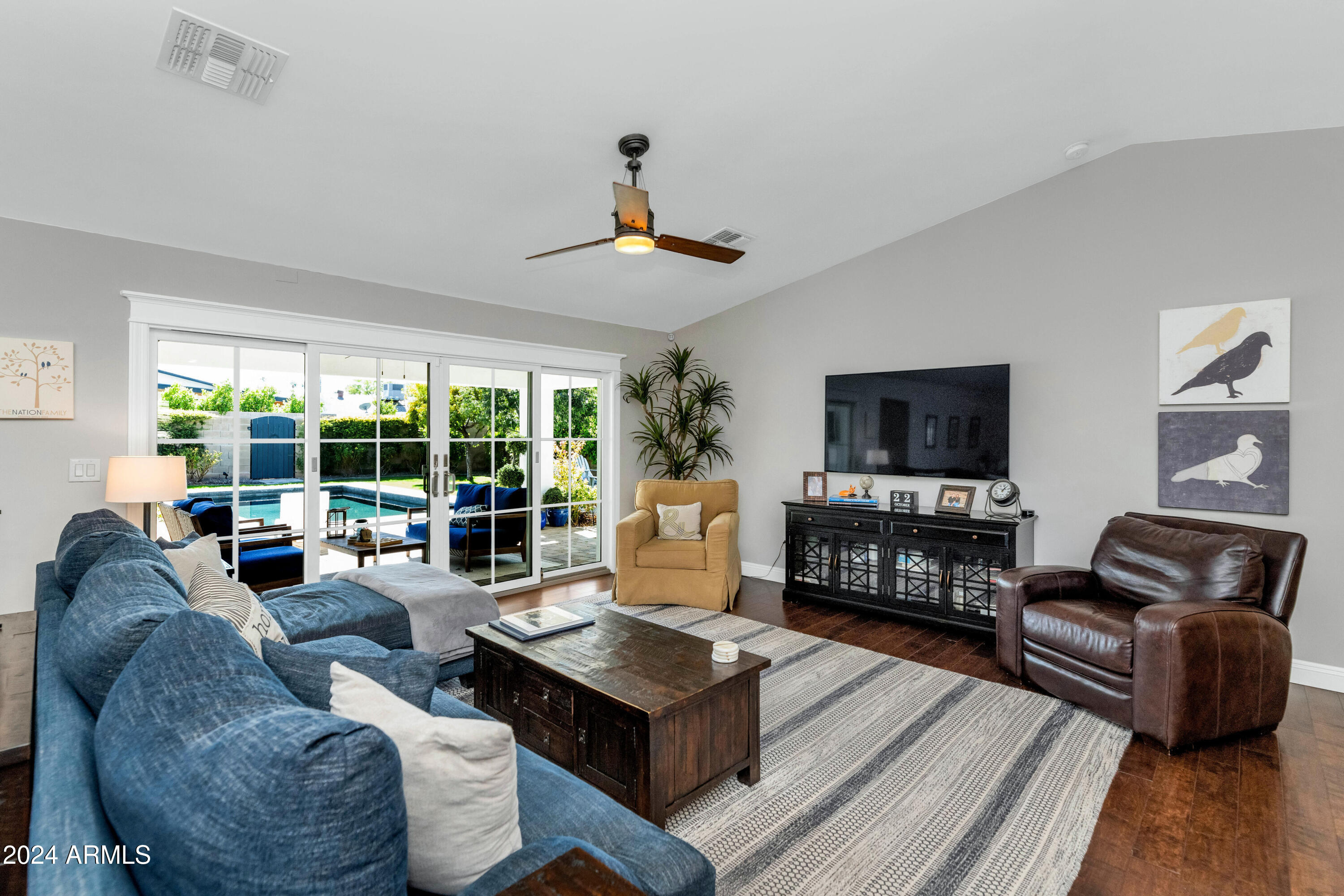 5431 E PINCHOT Avenue