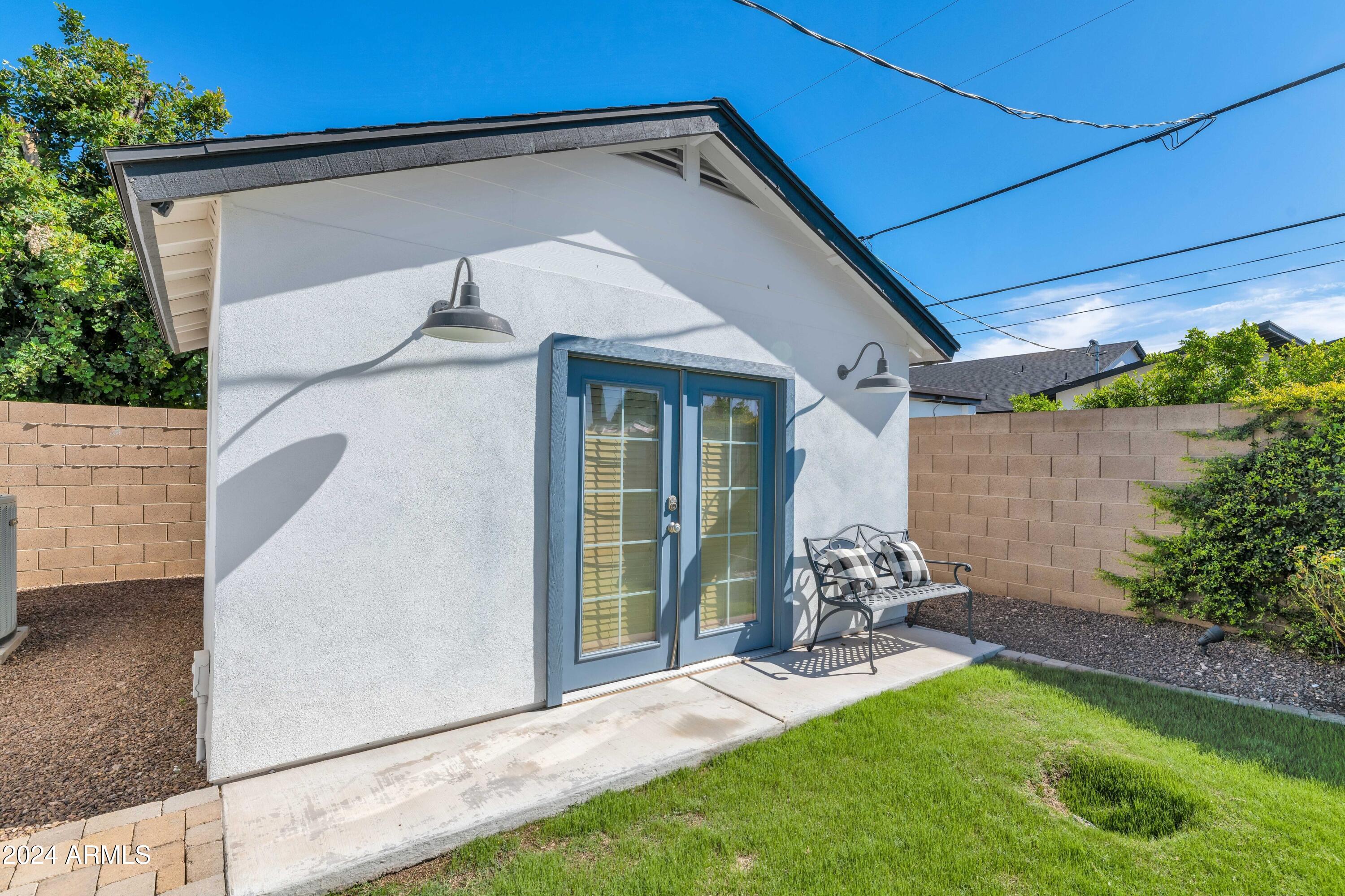 5431 E PINCHOT Avenue